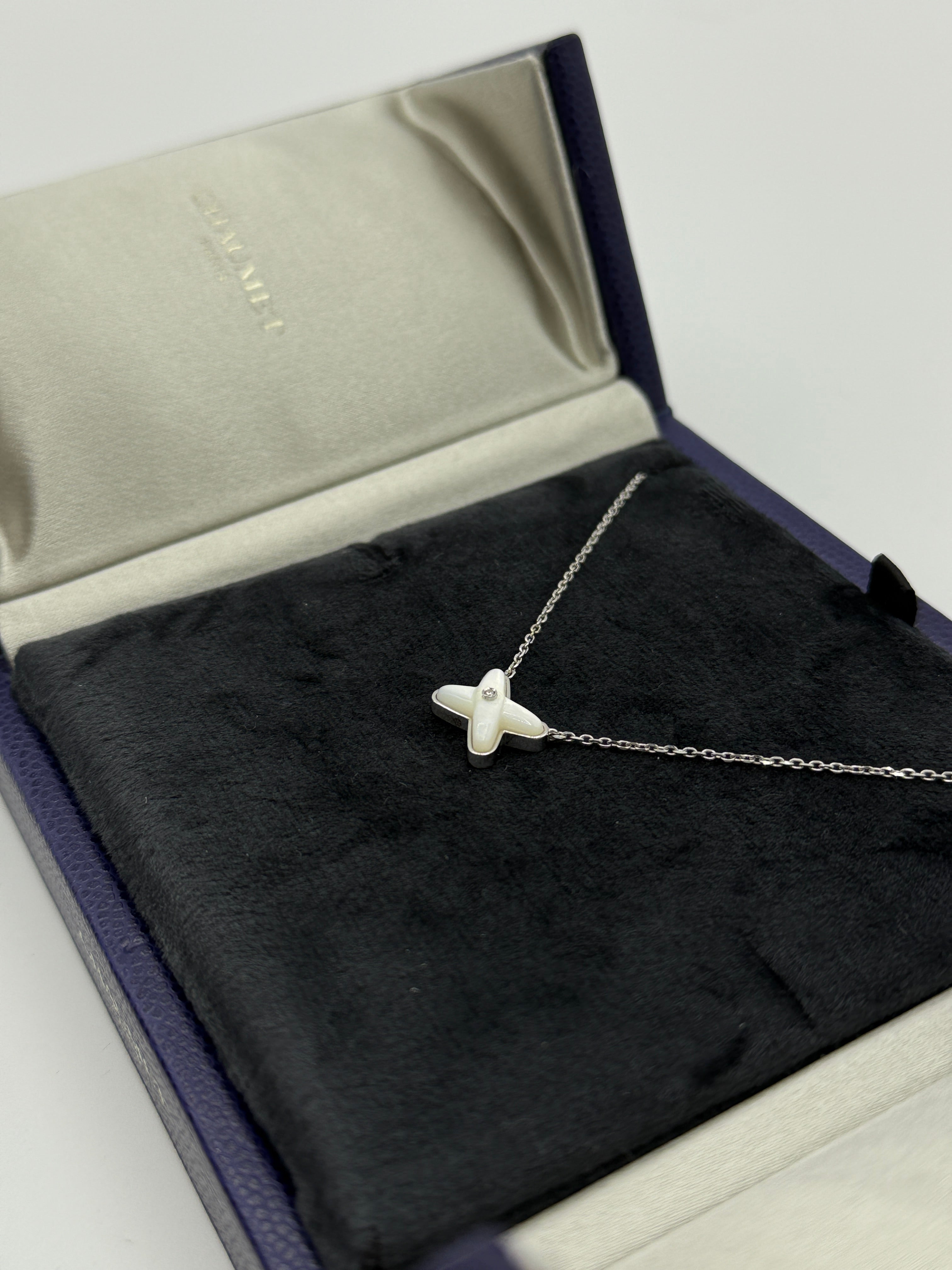 CHAUMET Necklace Jeux de Liens pendant- White gold, mother-of-pearl, diamond