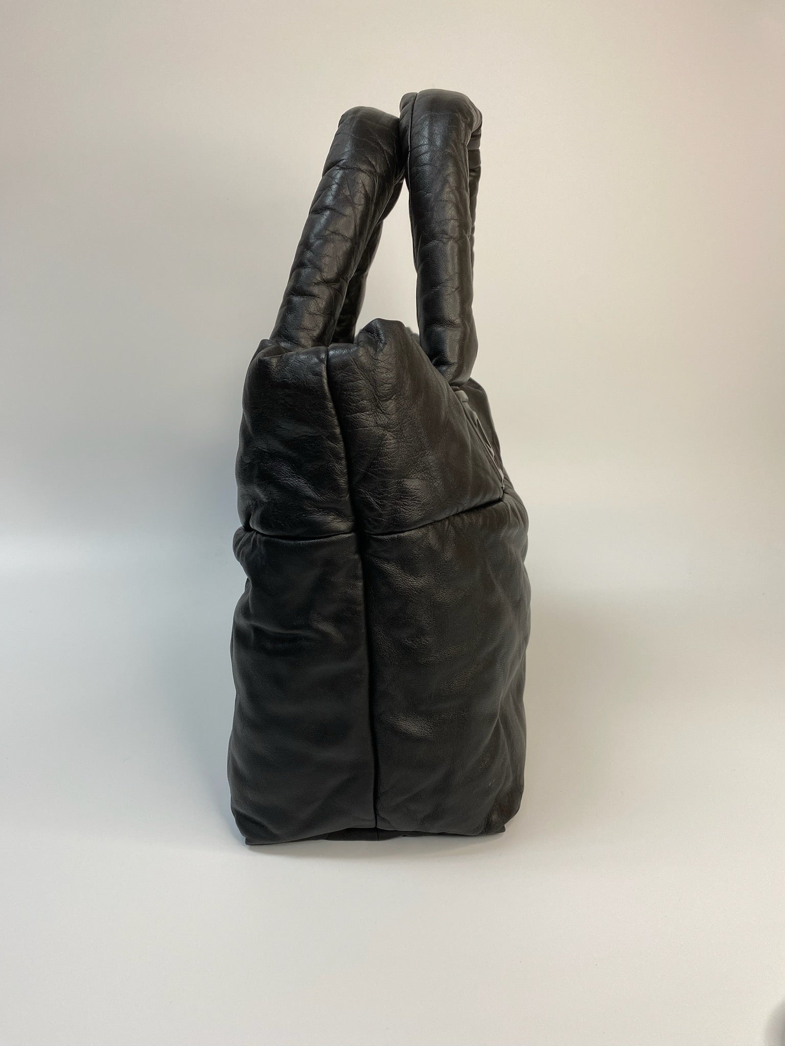 J2853 Chanel Top Handle Bag Coco Cocoon Black Soft Leather Tote Bag | Pre-Owned Black Leather