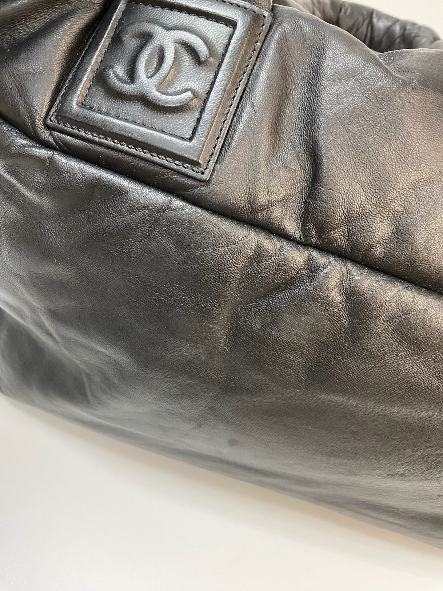 J2853 Chanel Top Handle Bag Coco Cocoon Black Soft Leather Tote Bag | Pre-Owned Black Leather