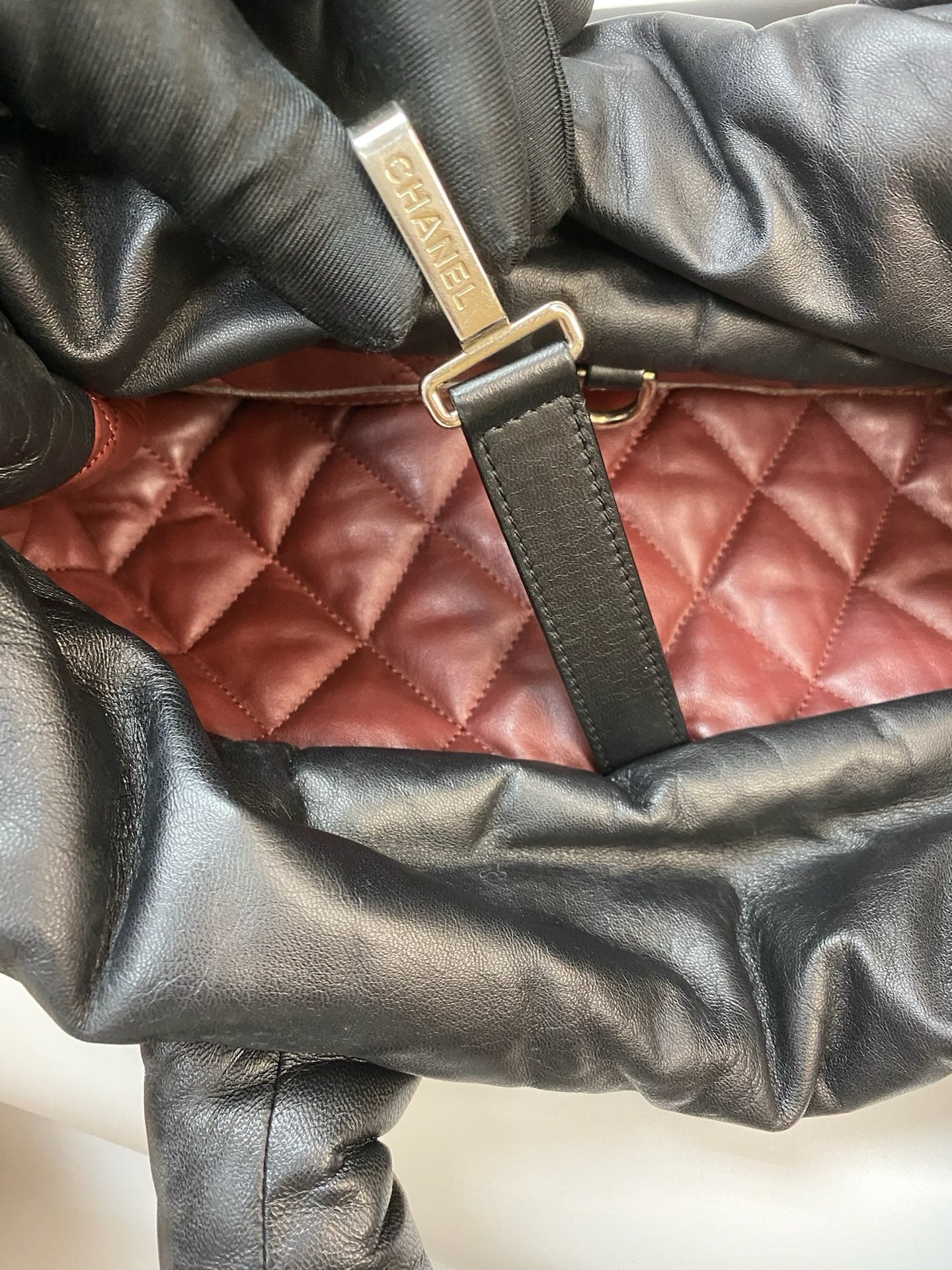 J2853 Chanel Top Handle Bag Coco Cocoon Black Soft Leather Tote Bag | Pre-Owned Black Leather