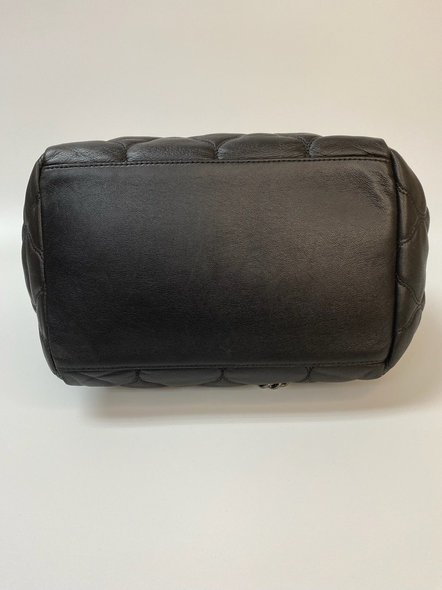 J2852 Chanel Shoulder Bag Black Lambskin Leather Quilted Accordian Shoulder Bag | Pre-Owned Black Leather