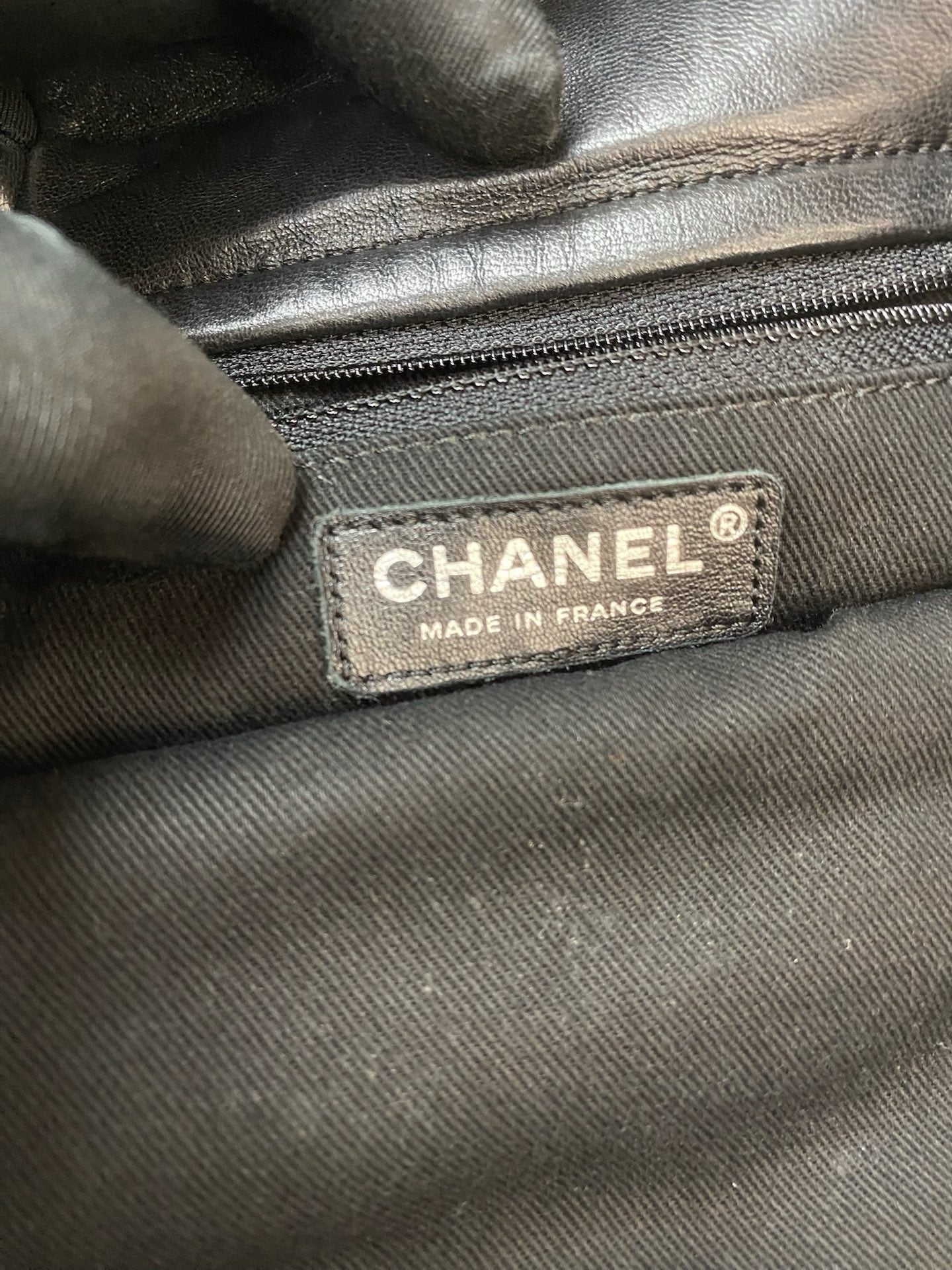 J2852 Chanel Shoulder Bag Black Lambskin Leather Quilted Accordian Shoulder Bag | Pre-Owned Black Leather