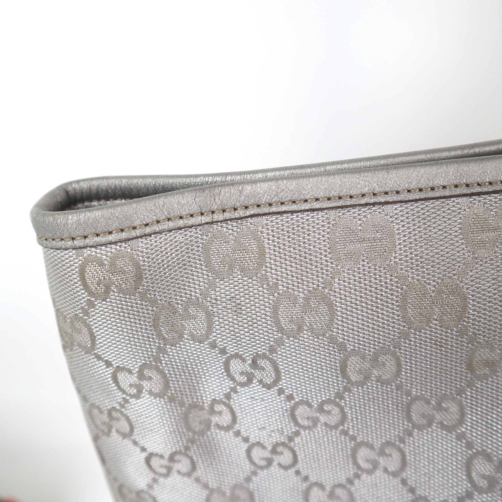 C2232 Gucci Tote Bag GG Web Large | Pre-Owned Very Good Silver Coated Canvas And Leather Trim