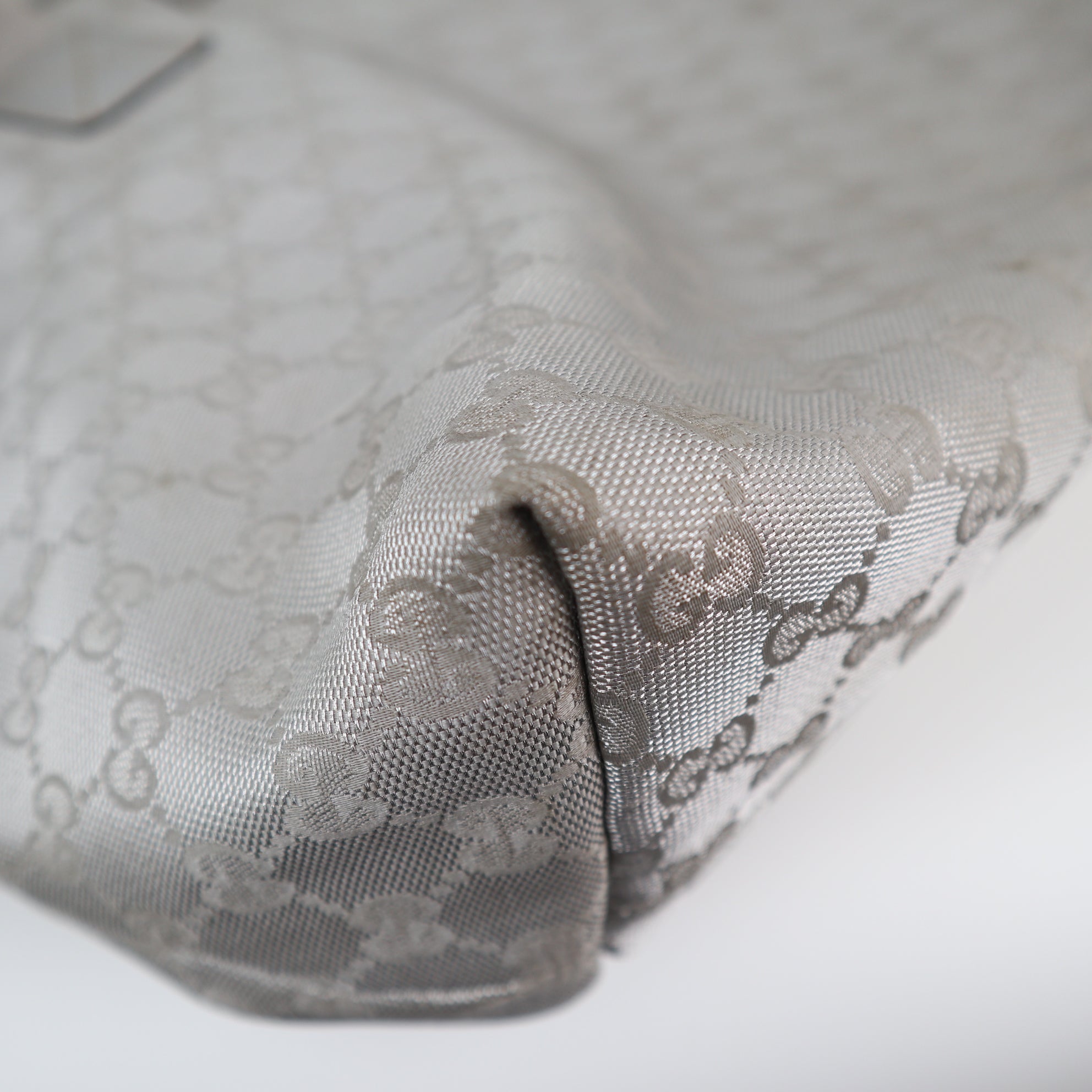 C2232 Gucci Tote Bag GG Web Large | Pre-Owned Very Good Silver Coated Canvas And Leather Trim