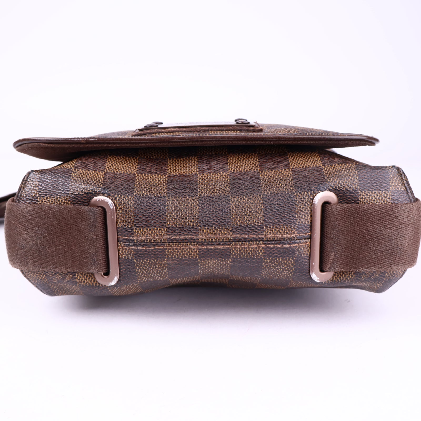 J3320 Louis Vuitton Damier Canvas Brooklyn Messenger Bag- Pre Owned