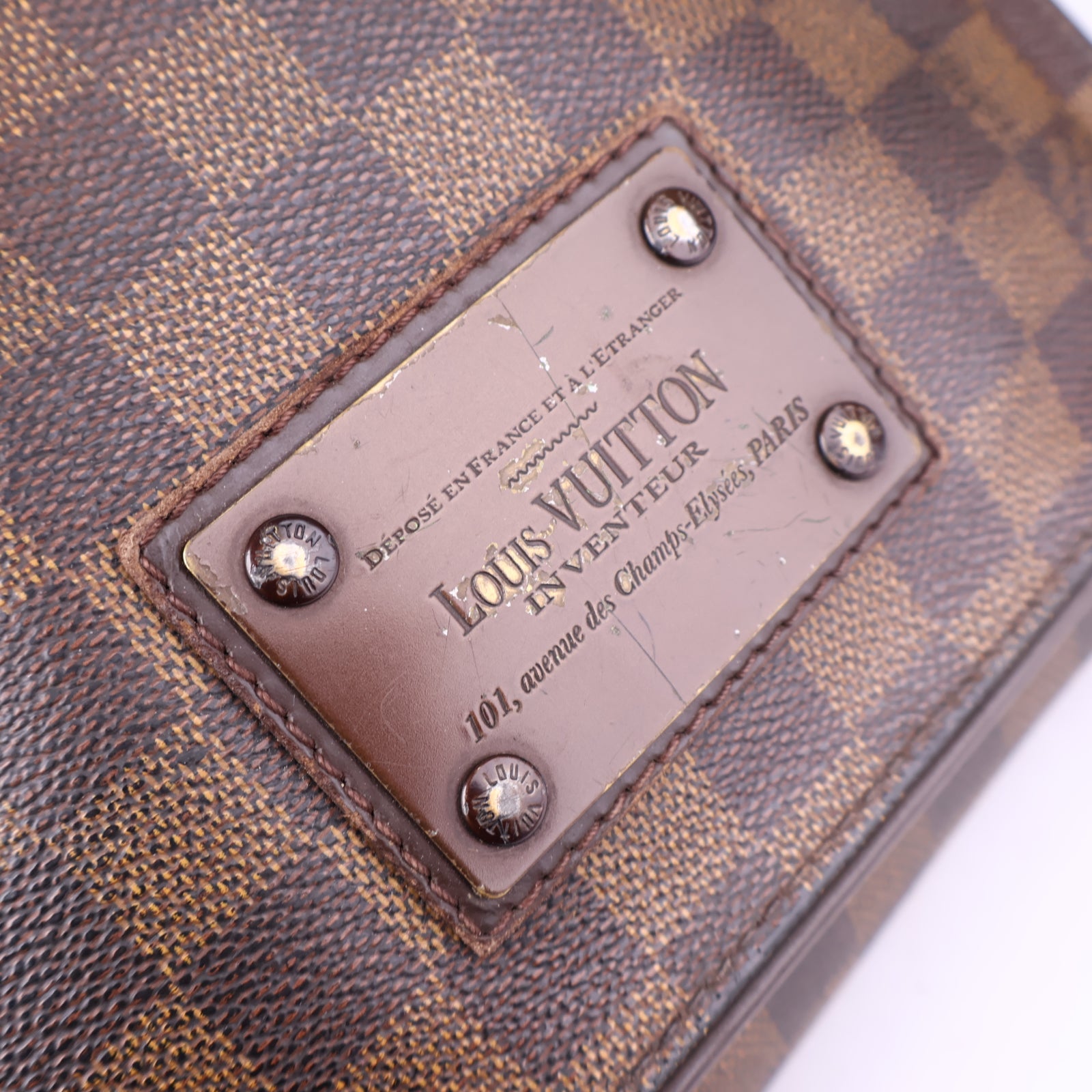 J3320 Louis Vuitton Damier Canvas Brooklyn Messenger Bag- Pre Owned