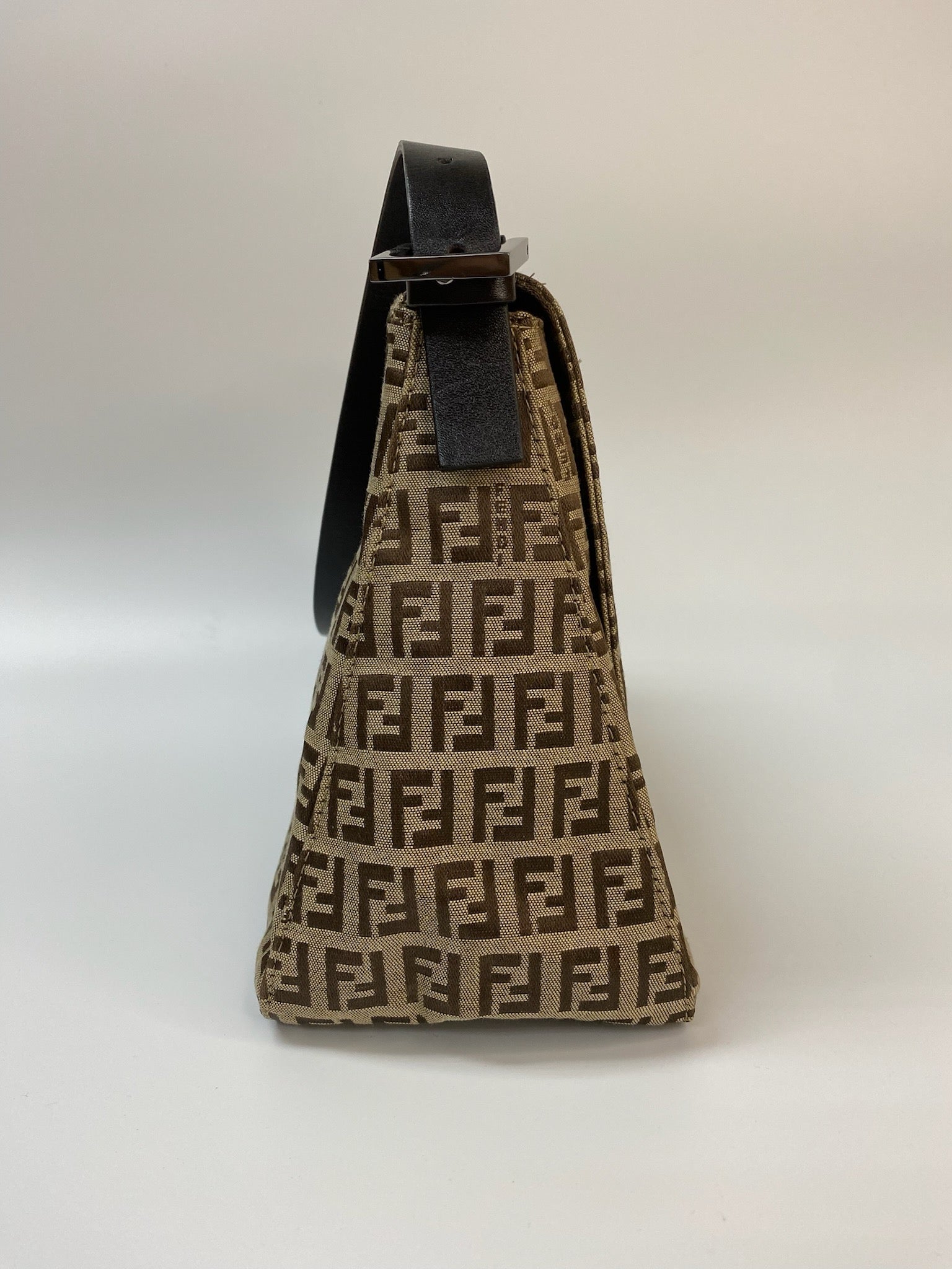 J2844 Fendi Shoulder Bag Brown Zucca Cancas Mamma Baguette handbag | Pre-Owned Brown Canvas FF Monogram