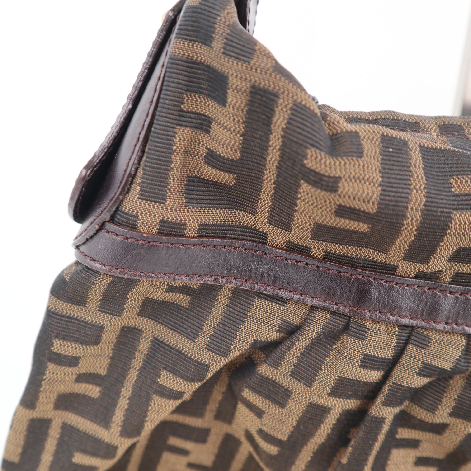 C2239 Fendi Shoulder Bag Zucca Cuoio Lucido Chef Hobo | Pre-Owned Very Good Brown Canvas And Patent Leather Trim