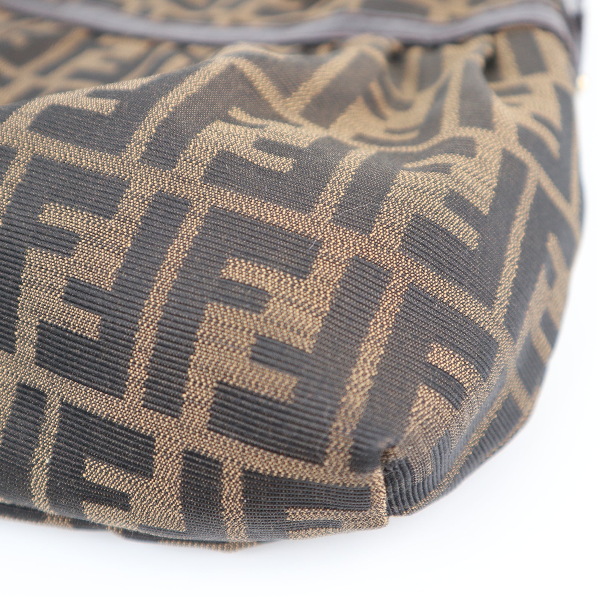 C2239 Fendi Shoulder Bag Zucca Cuoio Lucido Chef Hobo | Pre-Owned Very Good Brown Canvas And Patent Leather Trim