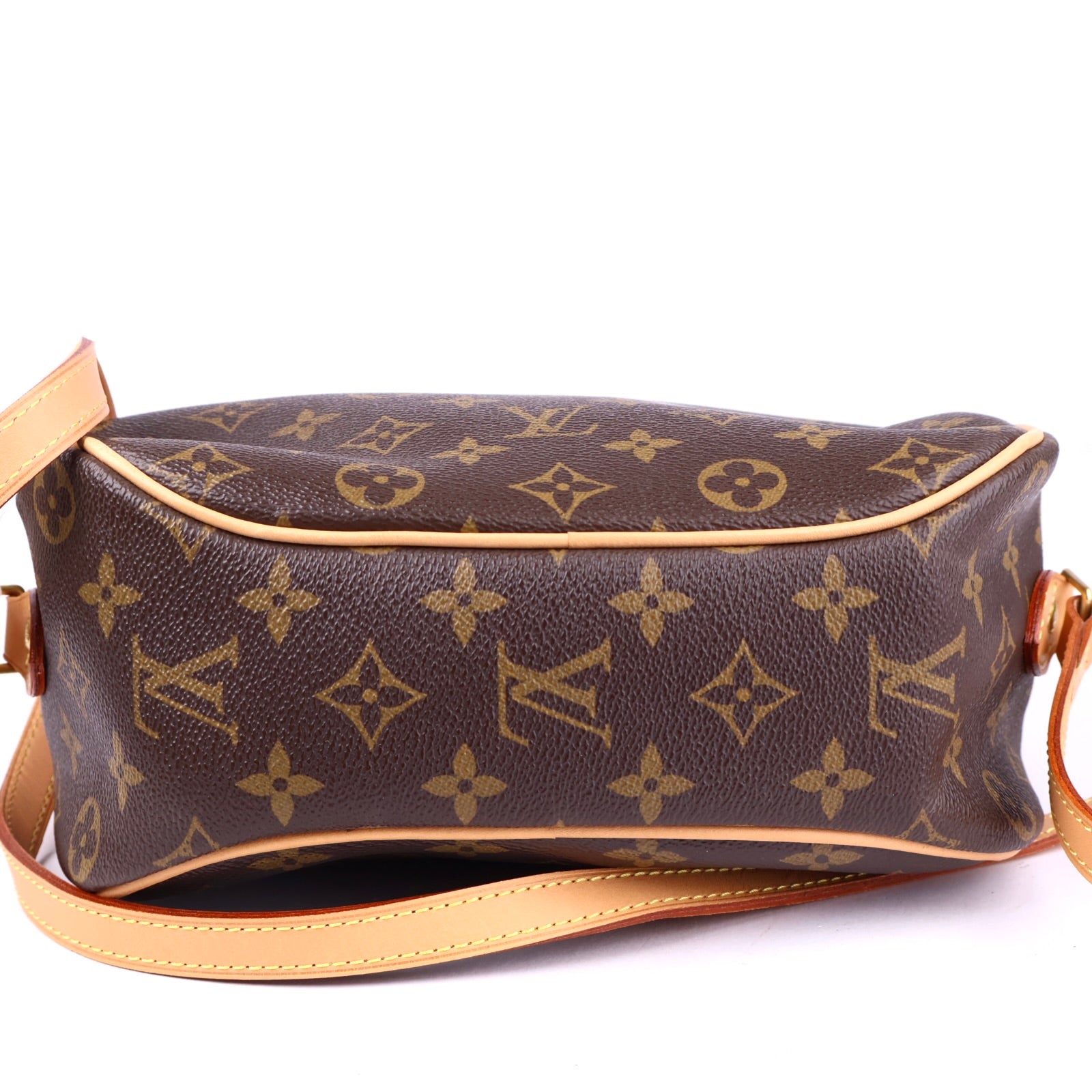 J3262R Louis Vuitton Monogram Canvas Blois Bag- Pre Owned