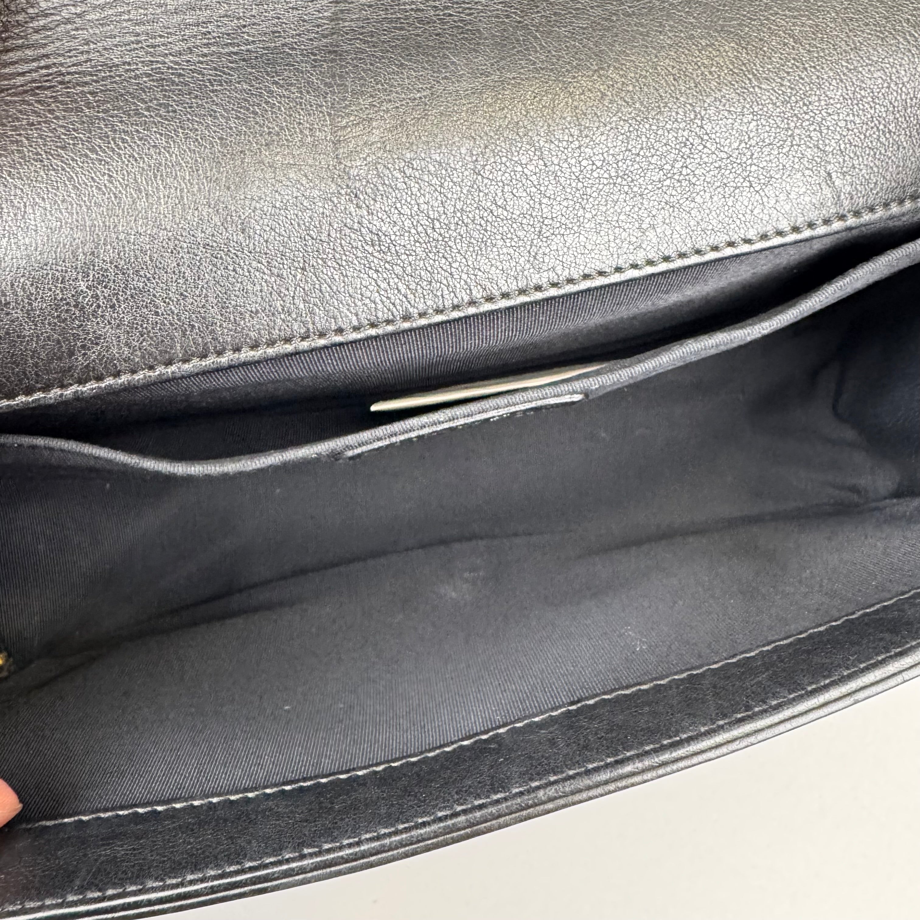 J0961 Chanel CC BOY 28 SHOULDER BAG CALFSKIN LEATHER BLACK- Pre Owned