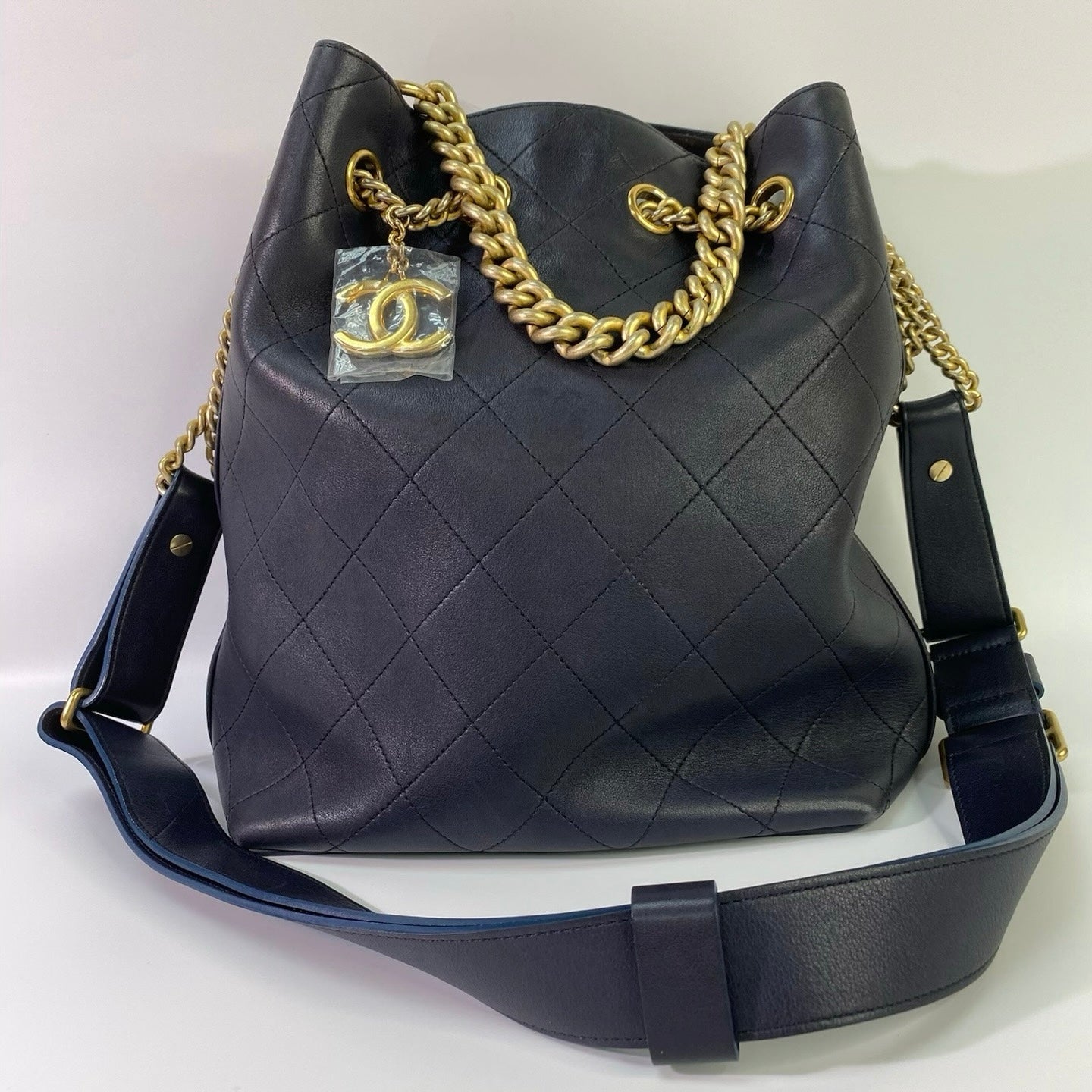 J2943 Chanel Shoulder Bag on my Should' Small Drawstring Bag | Pre-Owned