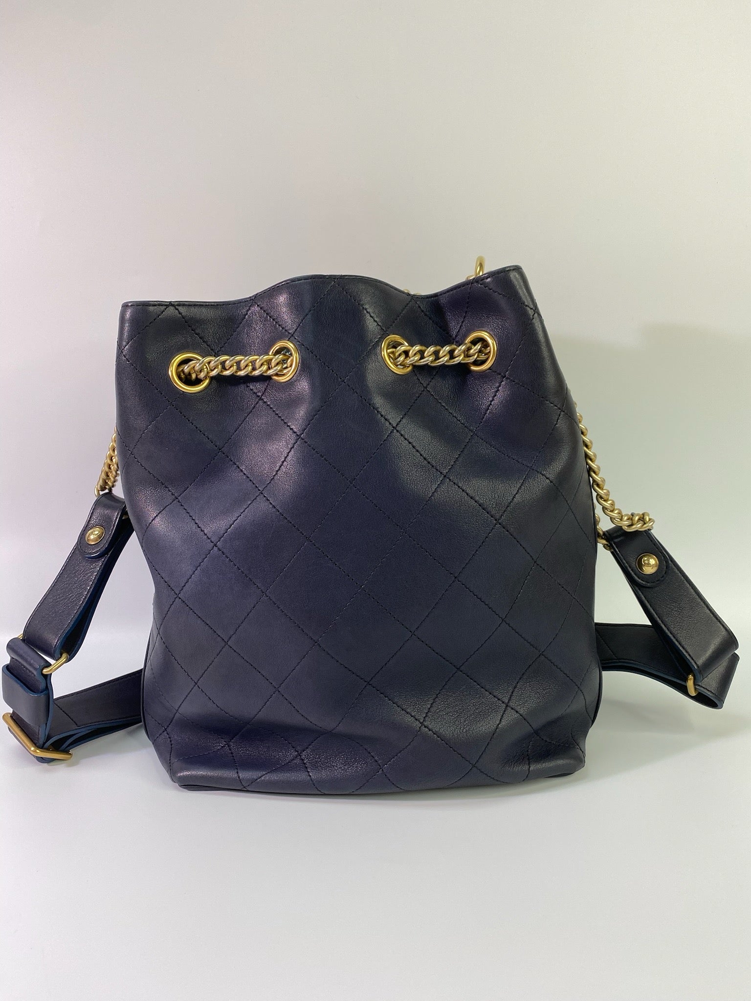 J2943 Chanel Shoulder Bag on my Should' Small Drawstring Bag | Pre-Owned