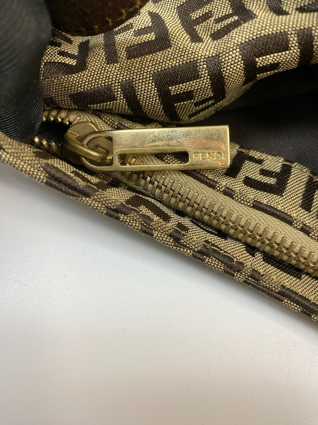 J2942 Fendi Shoulder Bag Zucchino Cnavas Shoulder Bag | Pre-Owned Brown Canvas FF Monogram