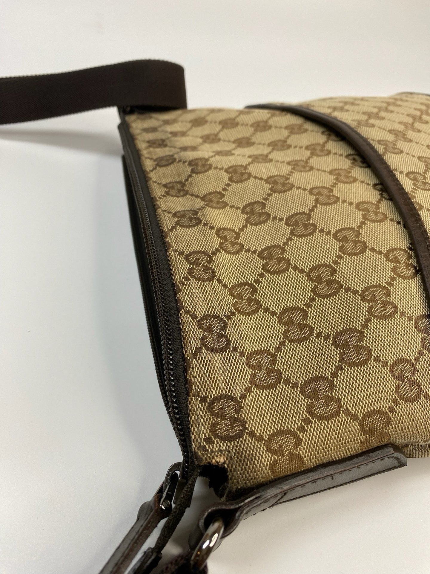 J2940 Gucci Crossbody Bag GG Canvas crossbody Bag | Pre-Owned Brown Canvas GG Monogram