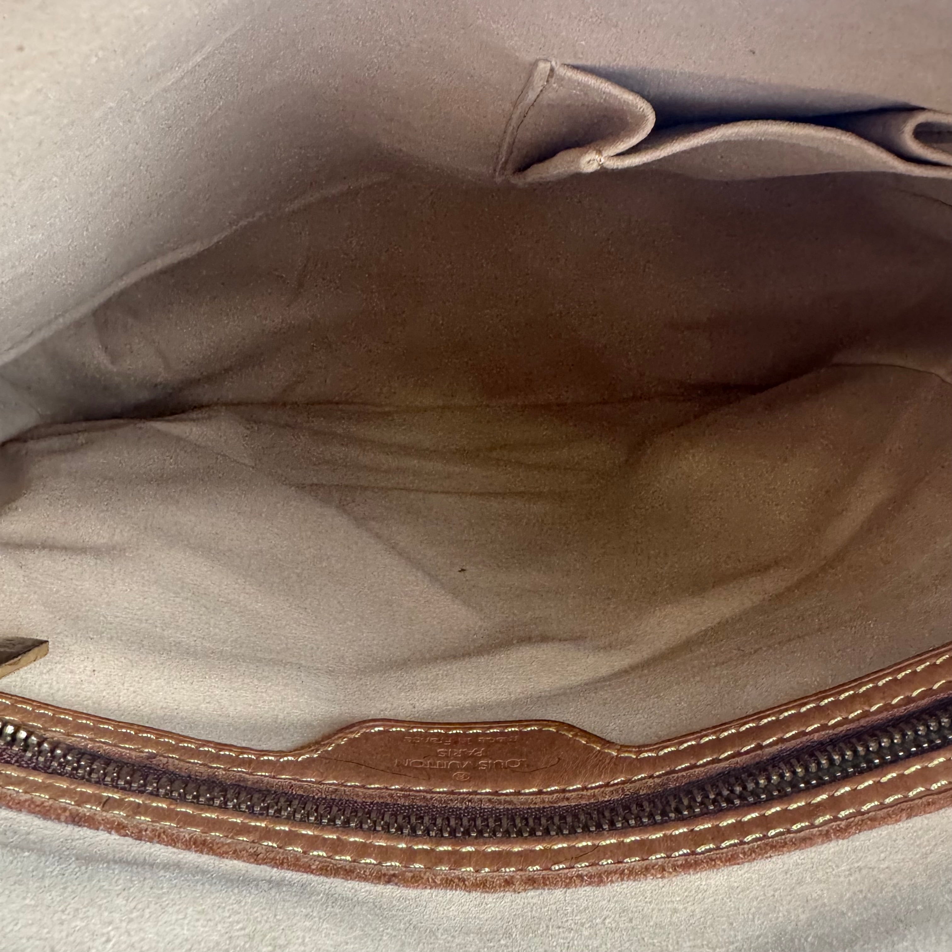 Louis Vuitton Monogram Looping MM Shoulder Bag J3048R | Pre-Owned Excellent Brown Monogram Canvas