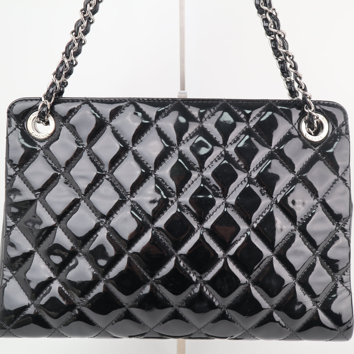 C2257 Chanel Shoulder Bag Timeless CC Shopping Tote | Pre-Owned Very Good Black Patent Leather