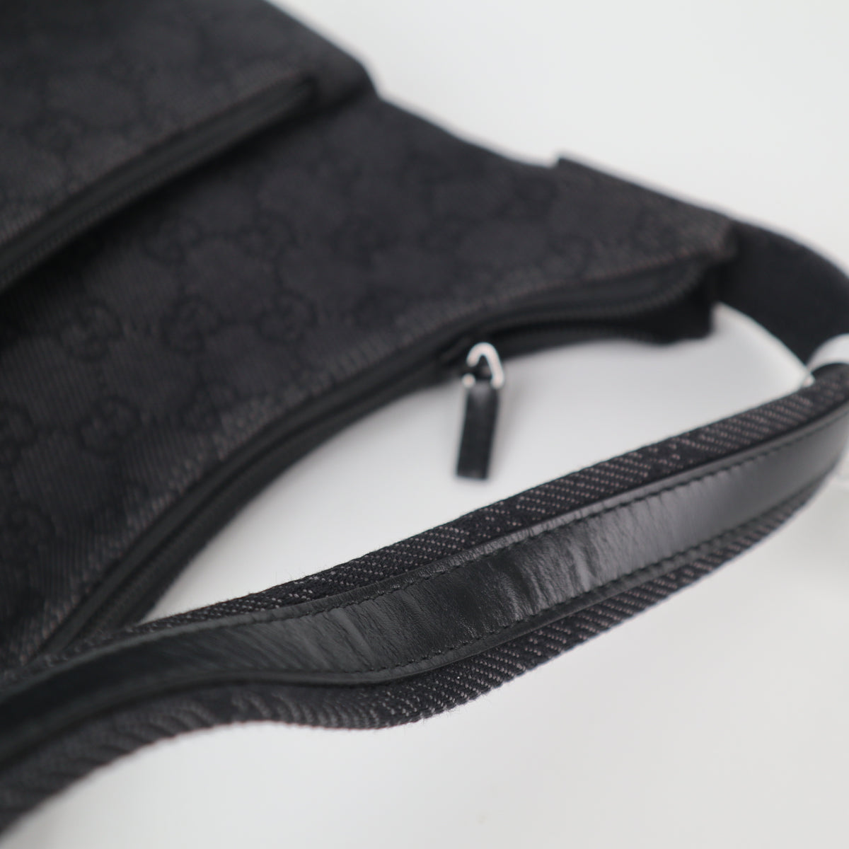 C2265 Gucci Shoulder Bag GG Denim Shoulder Bag Black | Pre-Owned Excellent Black Denim