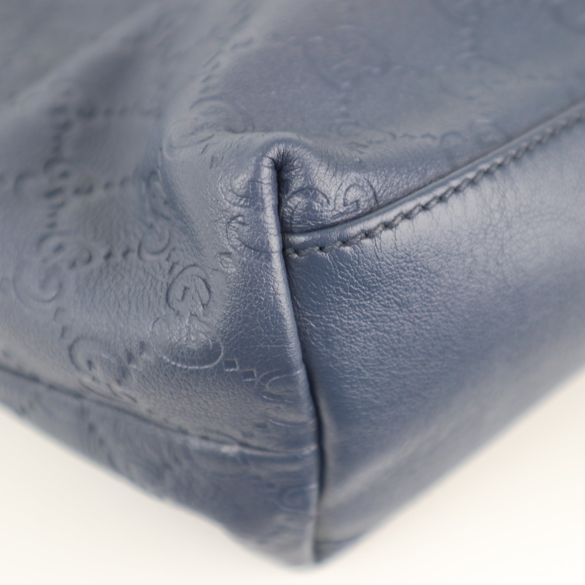 C2271 Gucci Tote Bag Gucci GG Signature Blue Tote | Pre-Owned Excellent Blue Leather GG Monogram