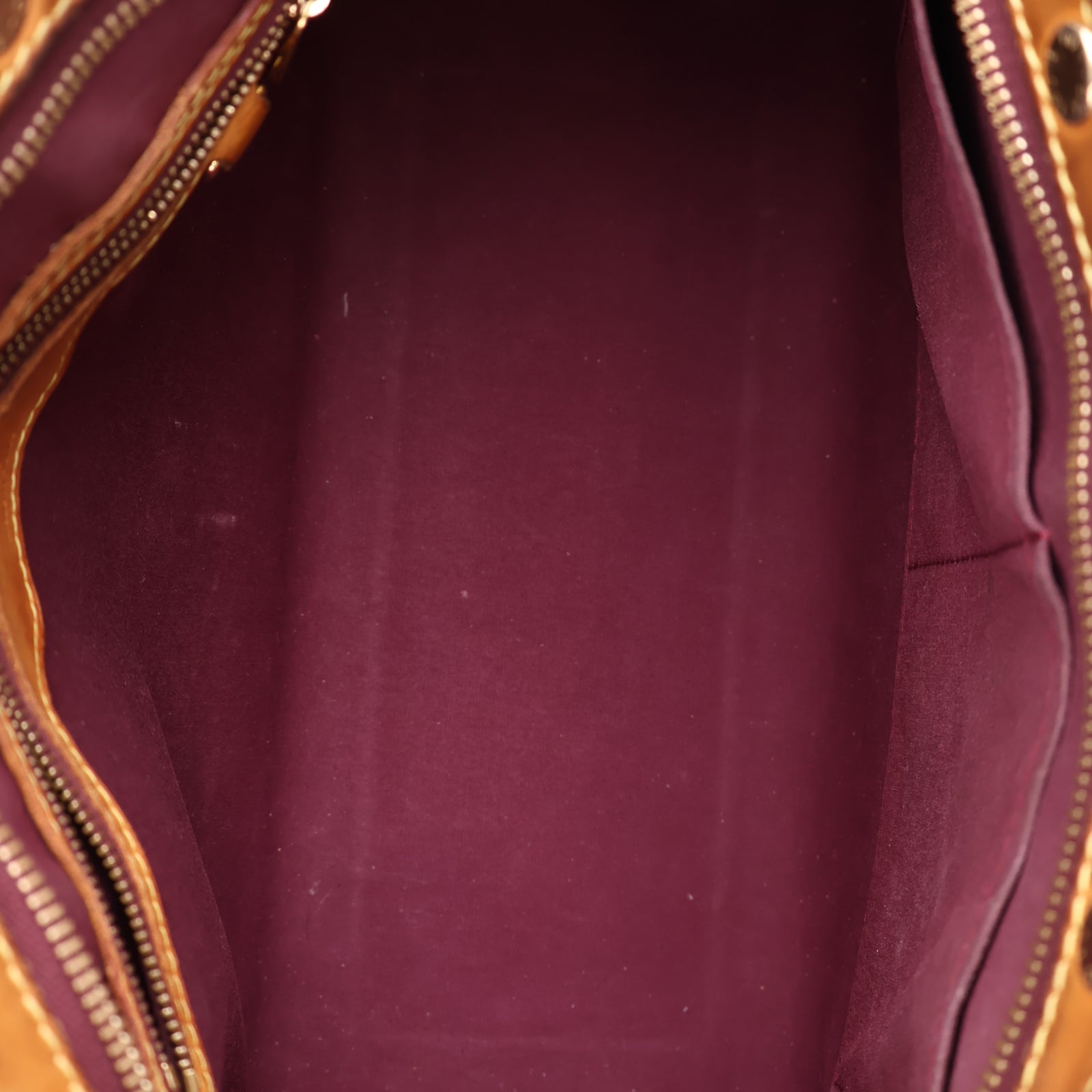 J2133 Louis Vuitton Brea MM Monogram Vernis- Pre Owned