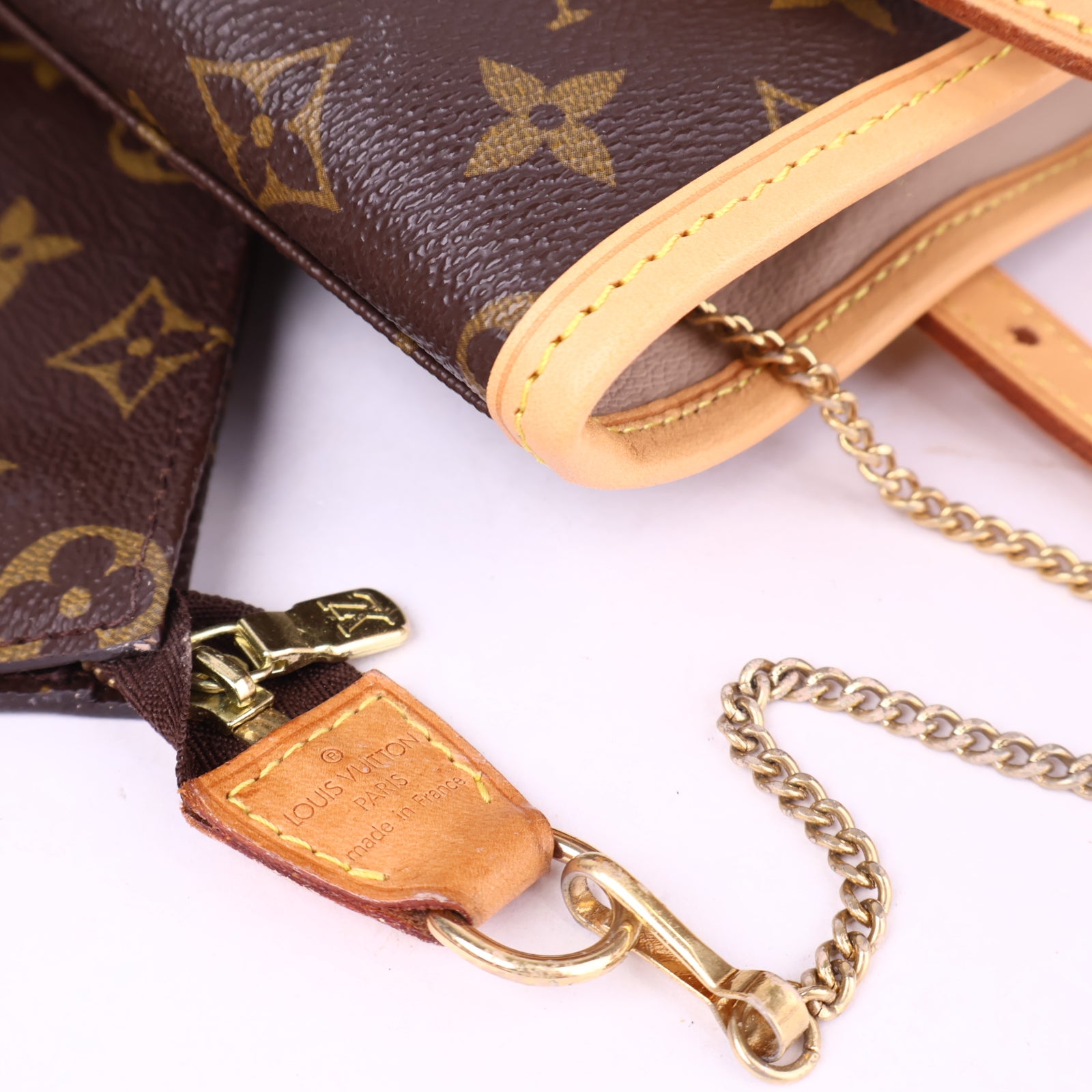 J3335R Louis Vuitton Monogram Canvas Petite Bucket Bag- Pre Owned
