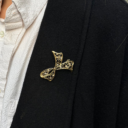 Brooch bowtie