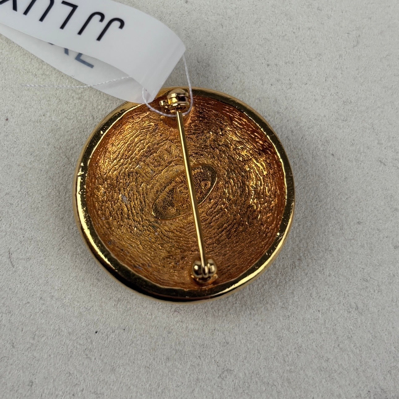 Chanel Round CC Sunburst Brooch J3096 | Pre-Owned Good Gold-Tone Metal