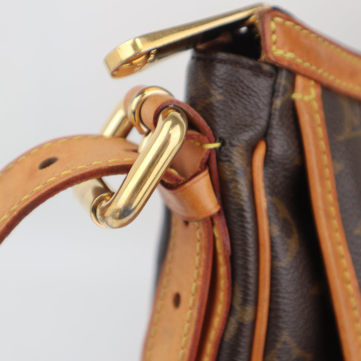 C2357 Louis Vuitton Shoulder Bag Monogram Tulum GM | Pre-Owned Very Good Brown Monogram Canvas