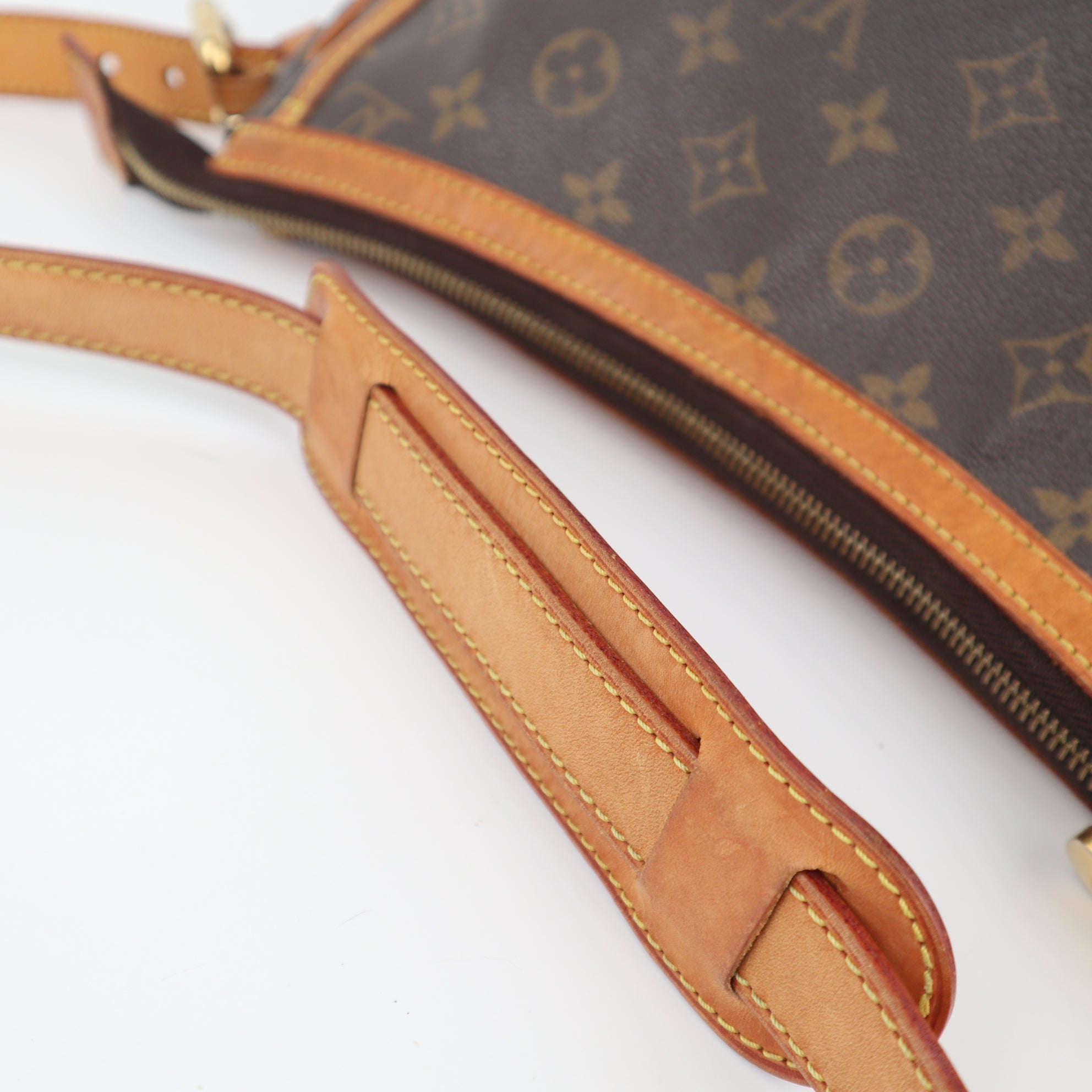 C2357 Louis Vuitton Shoulder Bag Monogram Tulum GM | Pre-Owned Very Good Brown Monogram Canvas
