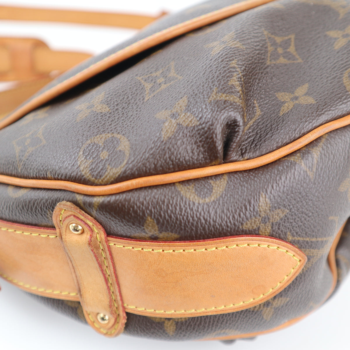 C2357 Louis Vuitton Shoulder Bag Monogram Tulum GM | Pre-Owned Very Good Brown Monogram Canvas