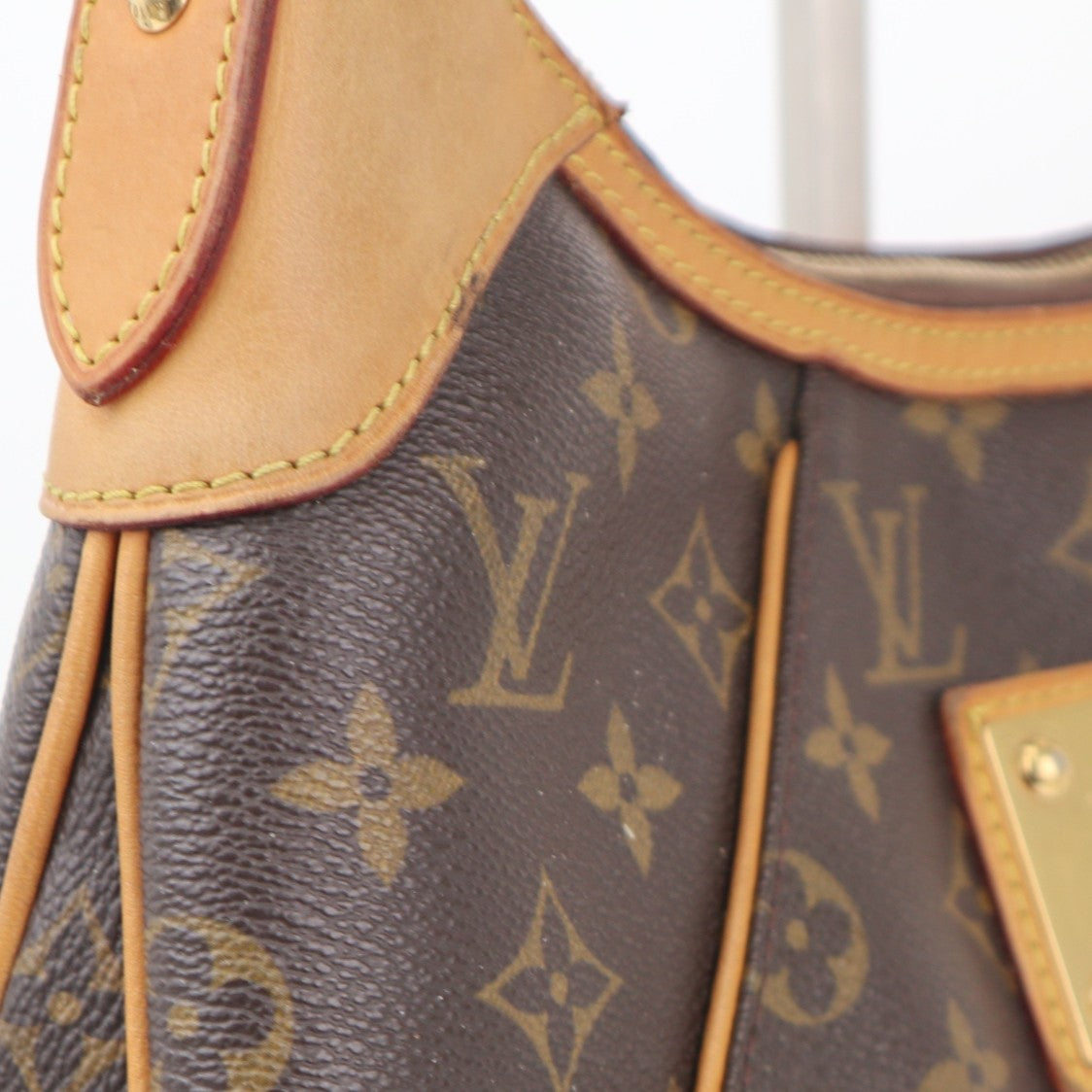 C2361 Louis Vuitton Shoulder Bag Monogram Canvas Thames PM | Pre-Owned Very Good Brown Canvas Monogram