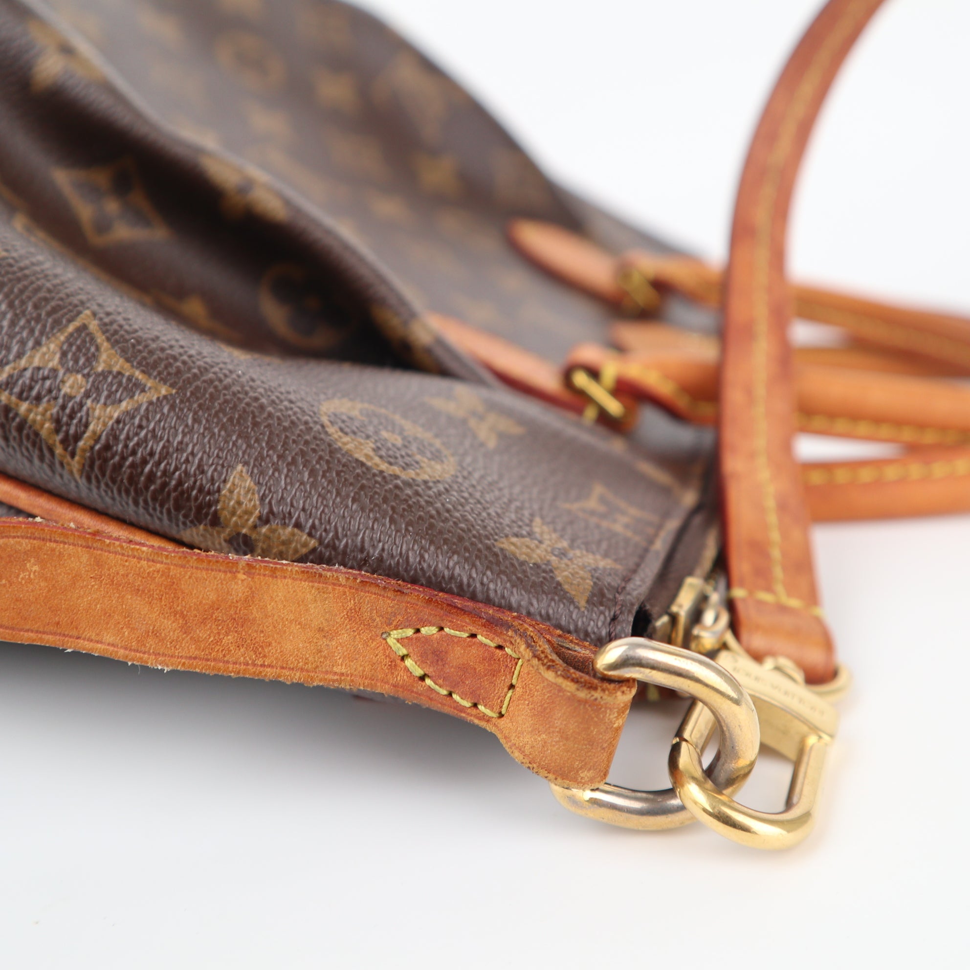 C2367 Louis Vuitton Shoulder Bag Monogram Canvas Turenne PM Bag | Pre-Owned Very Good Brown Canvas Monogram