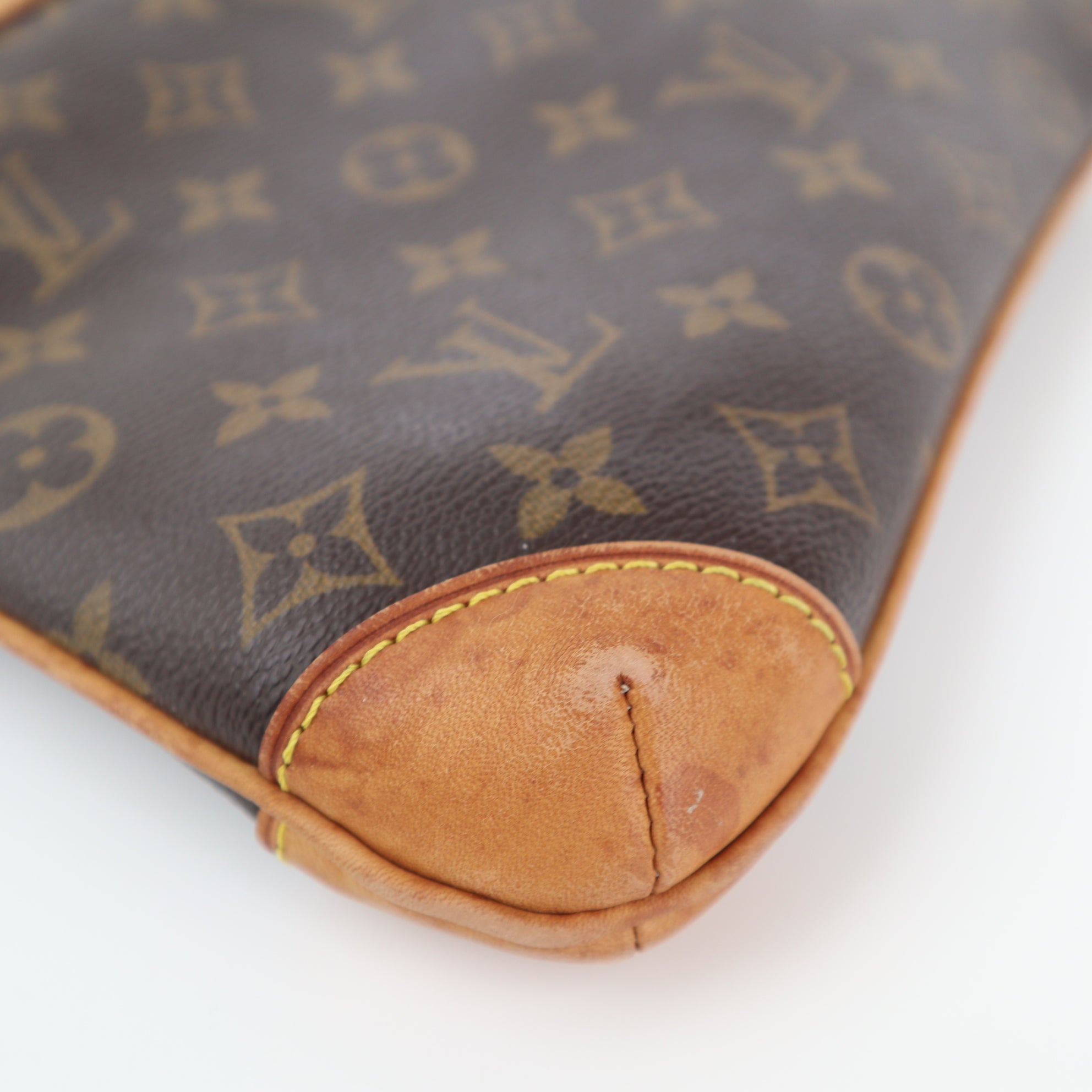 C2369 Louis Vuitton Shoulder Bag Monogram Canvas Sac Coussin shoulder Bag | Pre-Owned Very Good Brown Canvas Monogram