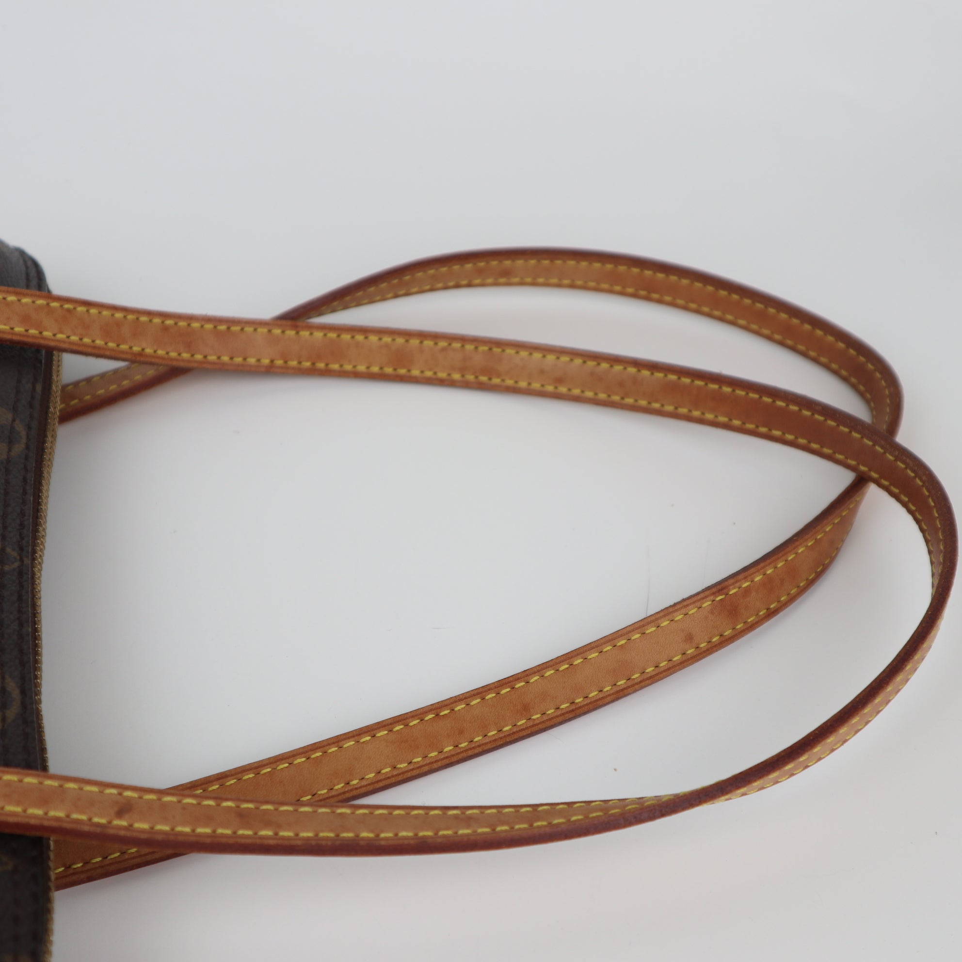 C2369 Louis Vuitton Shoulder Bag Monogram Canvas Sac Coussin shoulder Bag | Pre-Owned Very Good Brown Canvas Monogram