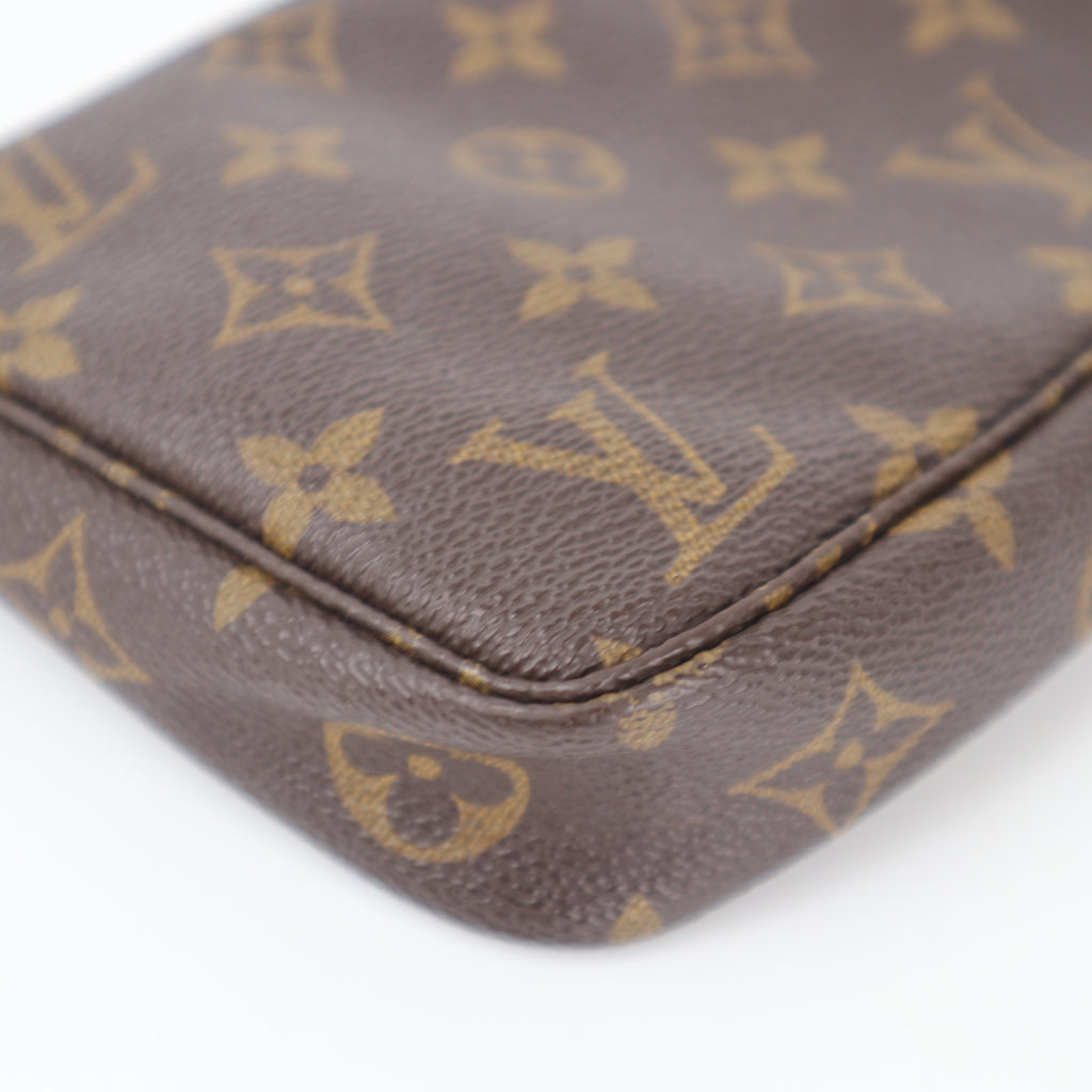C2370 Louis Vuitton Shoulder Bag Monogram Pochette Accessories | Pre-Owned Very Good Brown Canvas Monogram