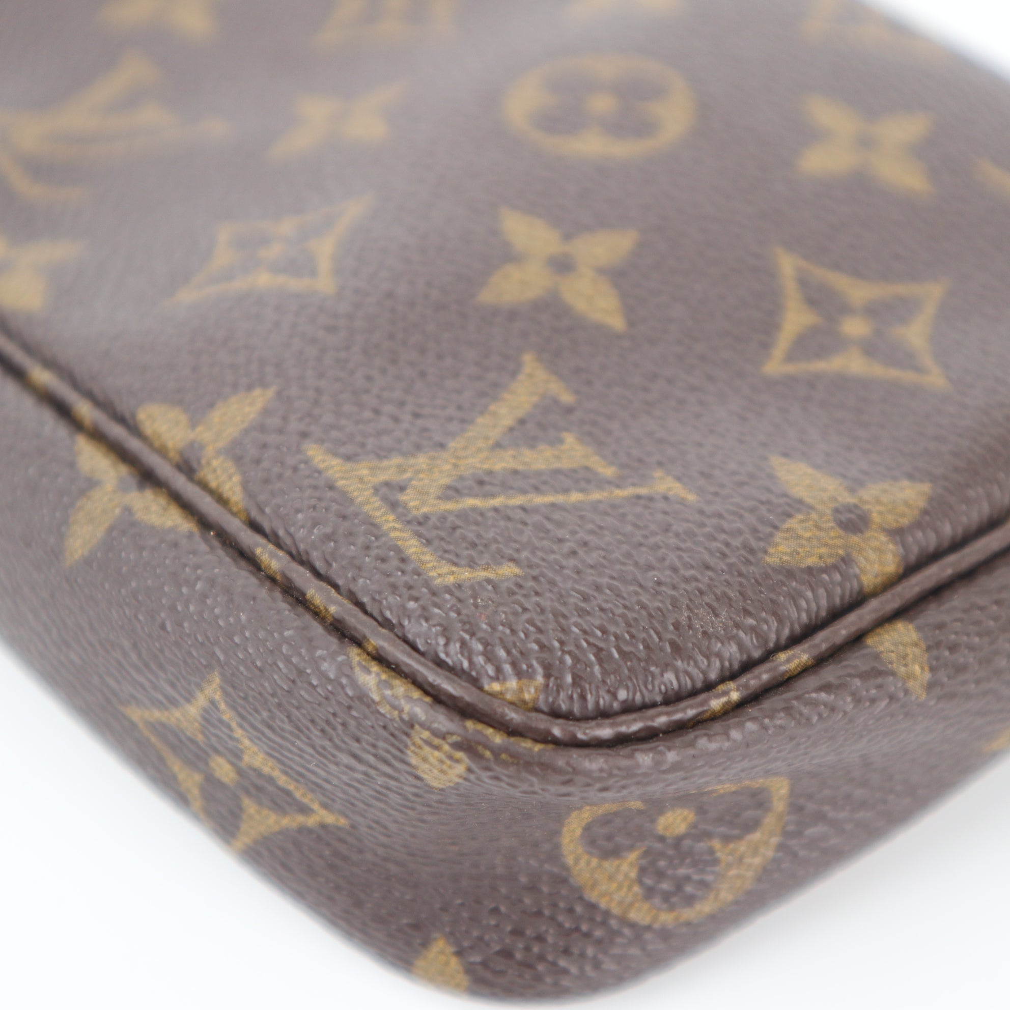 C2370 Louis Vuitton Shoulder Bag Monogram Pochette Accessories | Pre-Owned Very Good Brown Canvas Monogram