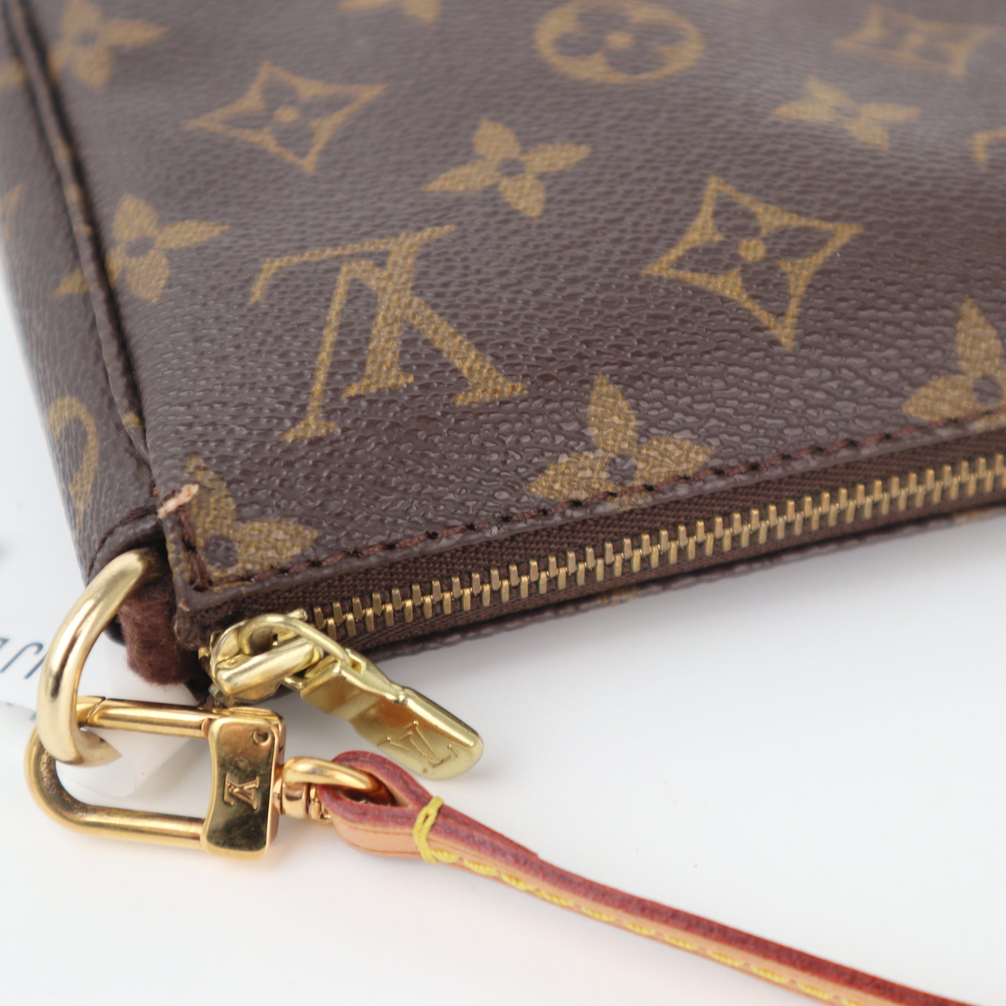C2370 Louis Vuitton Shoulder Bag Monogram Pochette Accessories | Pre-Owned Very Good Brown Canvas Monogram