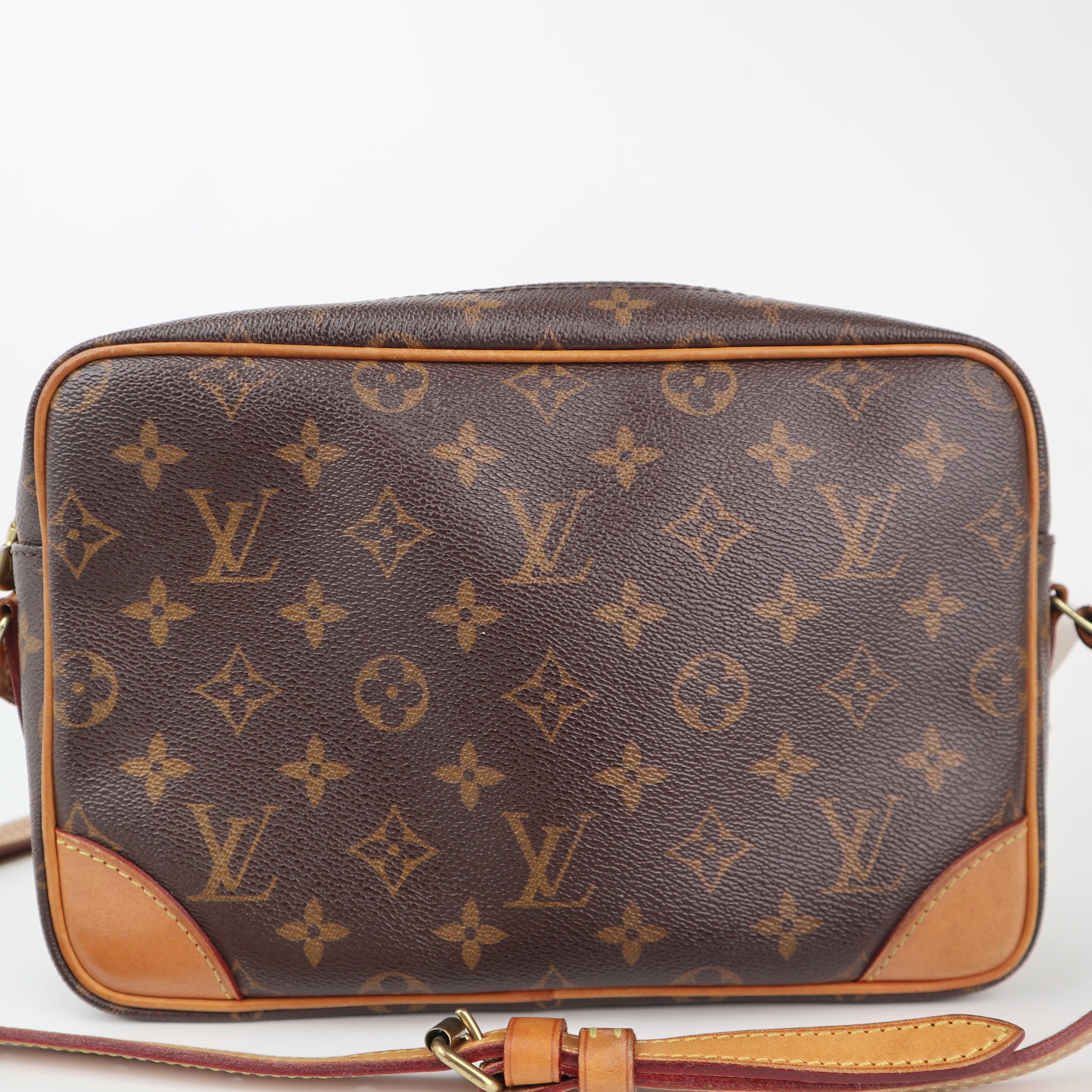 C2379 Louis Vuitton Crossbody Bag Monogram Canvas Trocadero 27 | Pre-Owned Very Good Brown Canvas Monogram