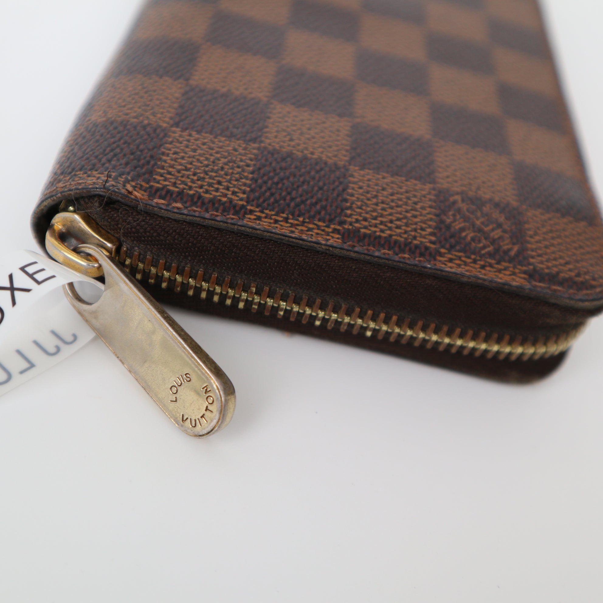 C2011 LOUIS VUITTON Damier Zippy Wallet -Pre Owned