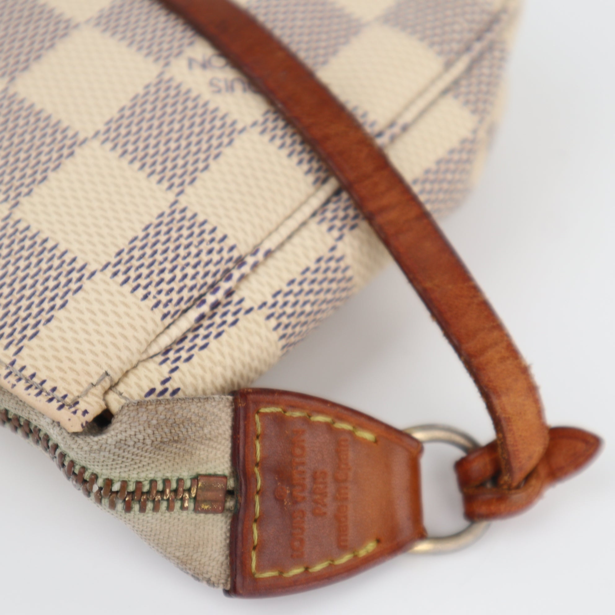 C2384 Louis Vuitton Shoulder Bag Pochette Accessoires Damier Azur Canvas | Pre-Owned Very Good White / Blue Coated canvas/Damier Azur
