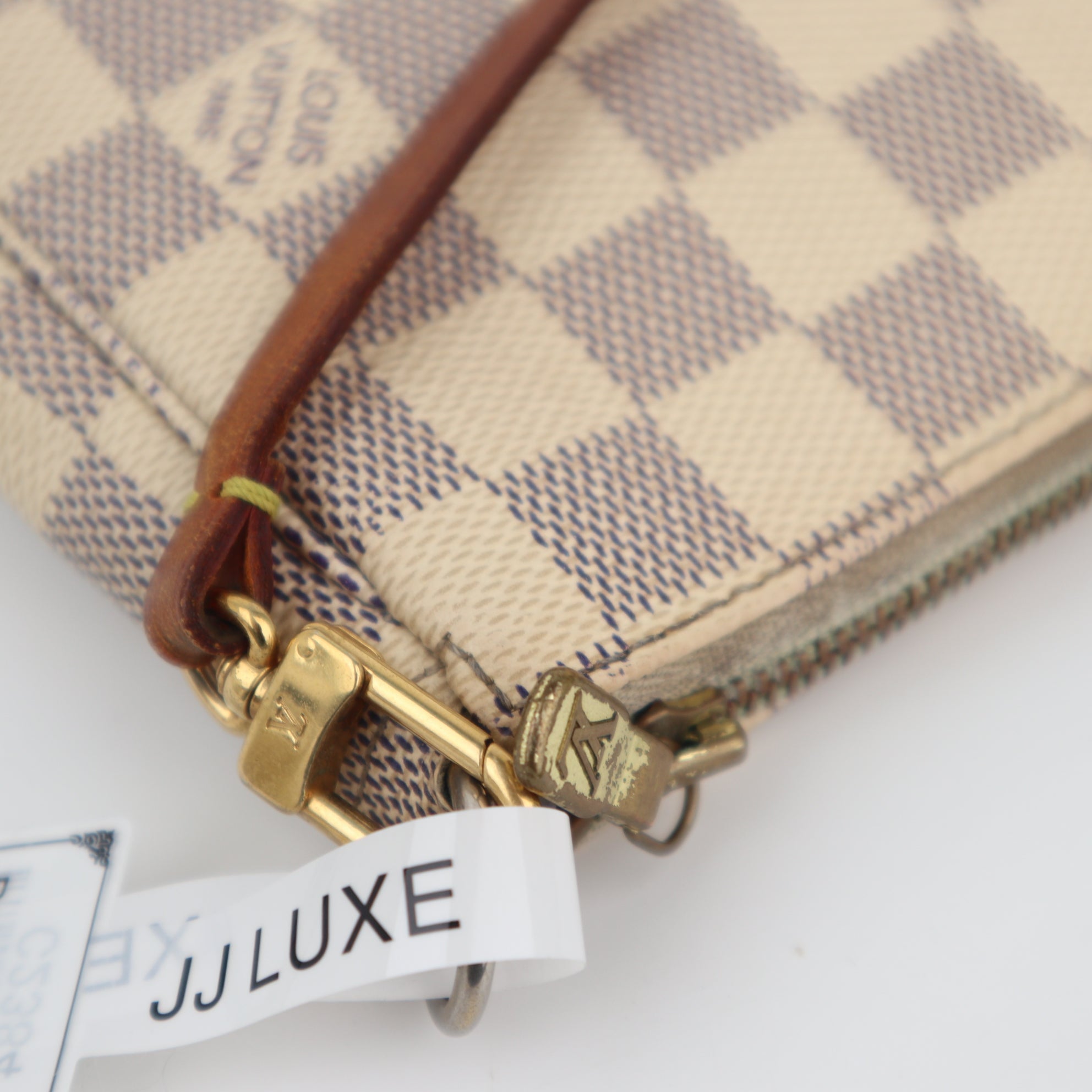 C2384 Louis Vuitton Shoulder Bag Pochette Accessoires Damier Azur Canvas | Pre-Owned Very Good White / Blue Coated canvas/Damier Azur