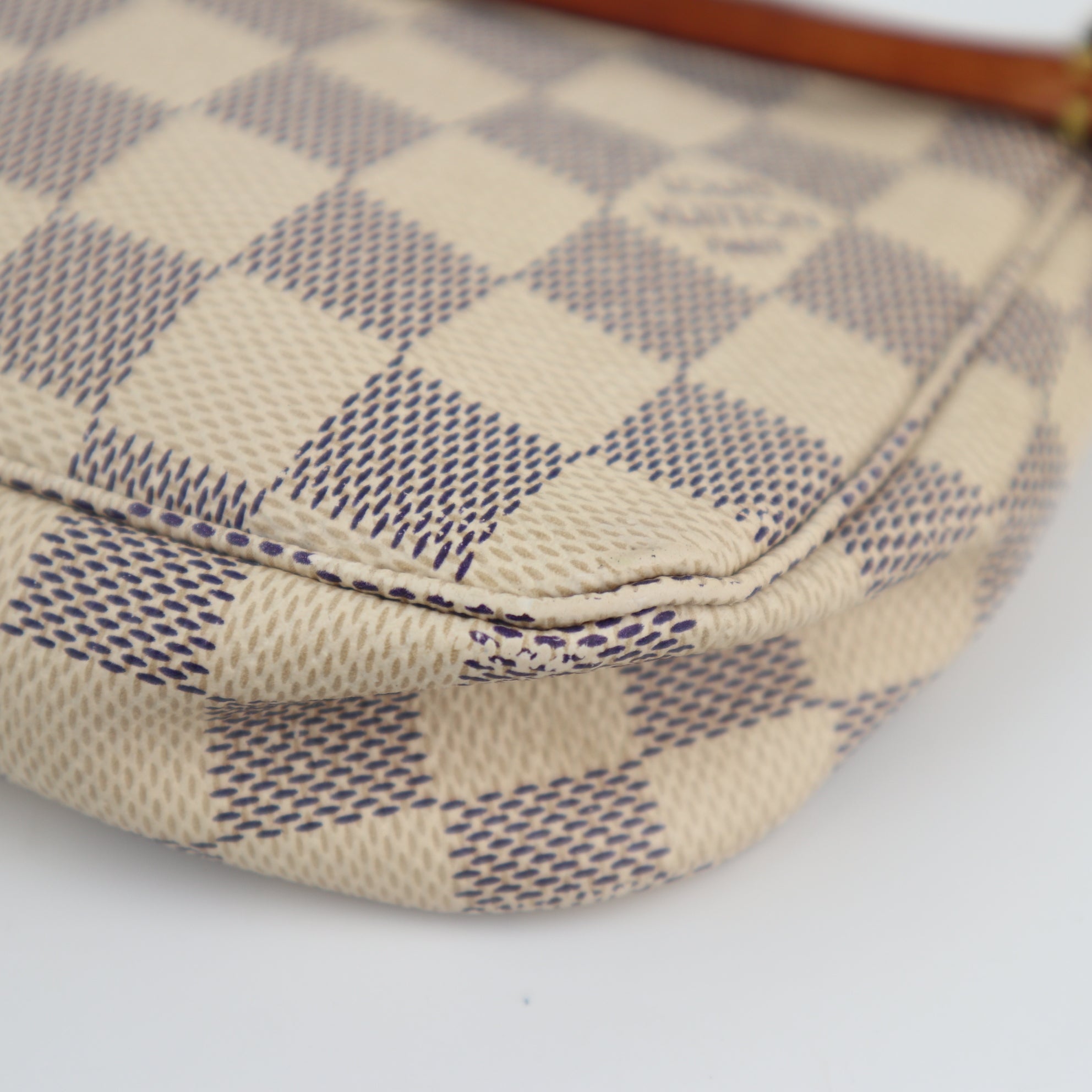 C2384 Louis Vuitton Shoulder Bag Pochette Accessoires Damier Azur Canvas | Pre-Owned Very Good White / Blue Coated canvas/Damier Azur