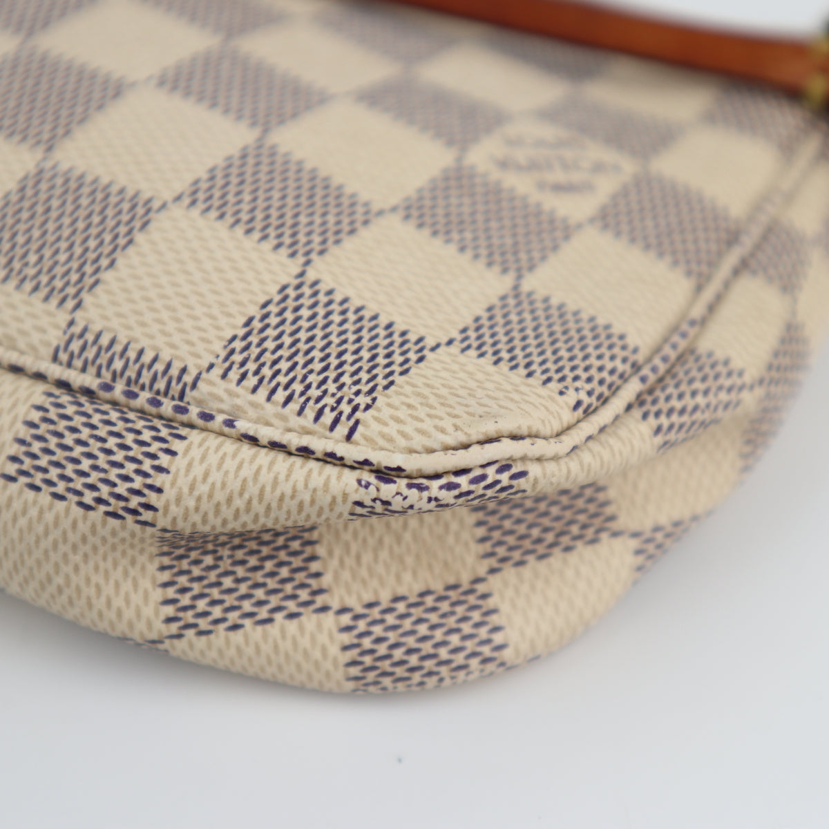 C2384 Louis Vuitton Shoulder Bag Pochette Accessoires Damier Azur Canvas | Pre-Owned Very Good White / Blue Coated canvas/Damier Azur