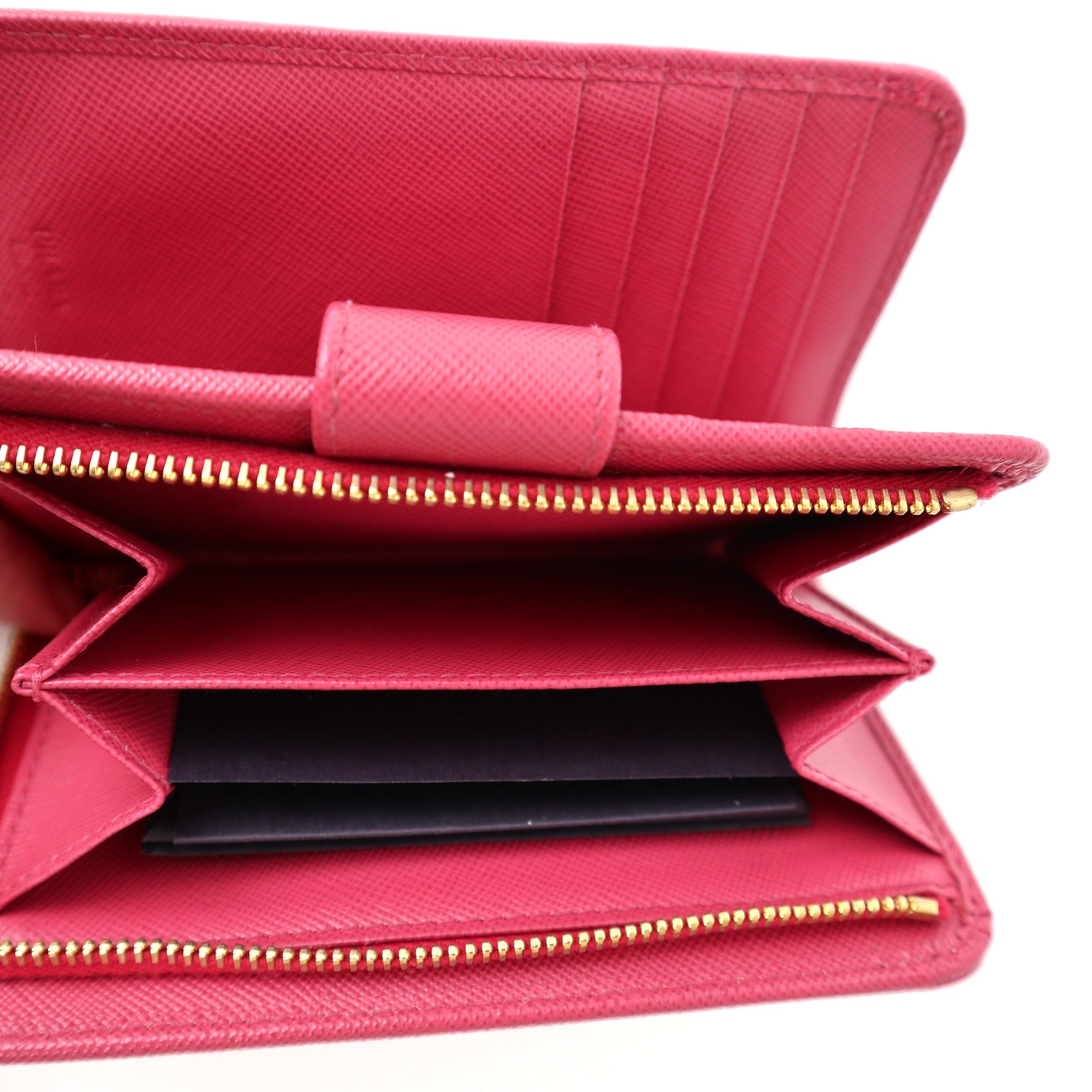 C2062 Prada Red Saffiano Zip Around Roja Zip Wallet -Pre Owned