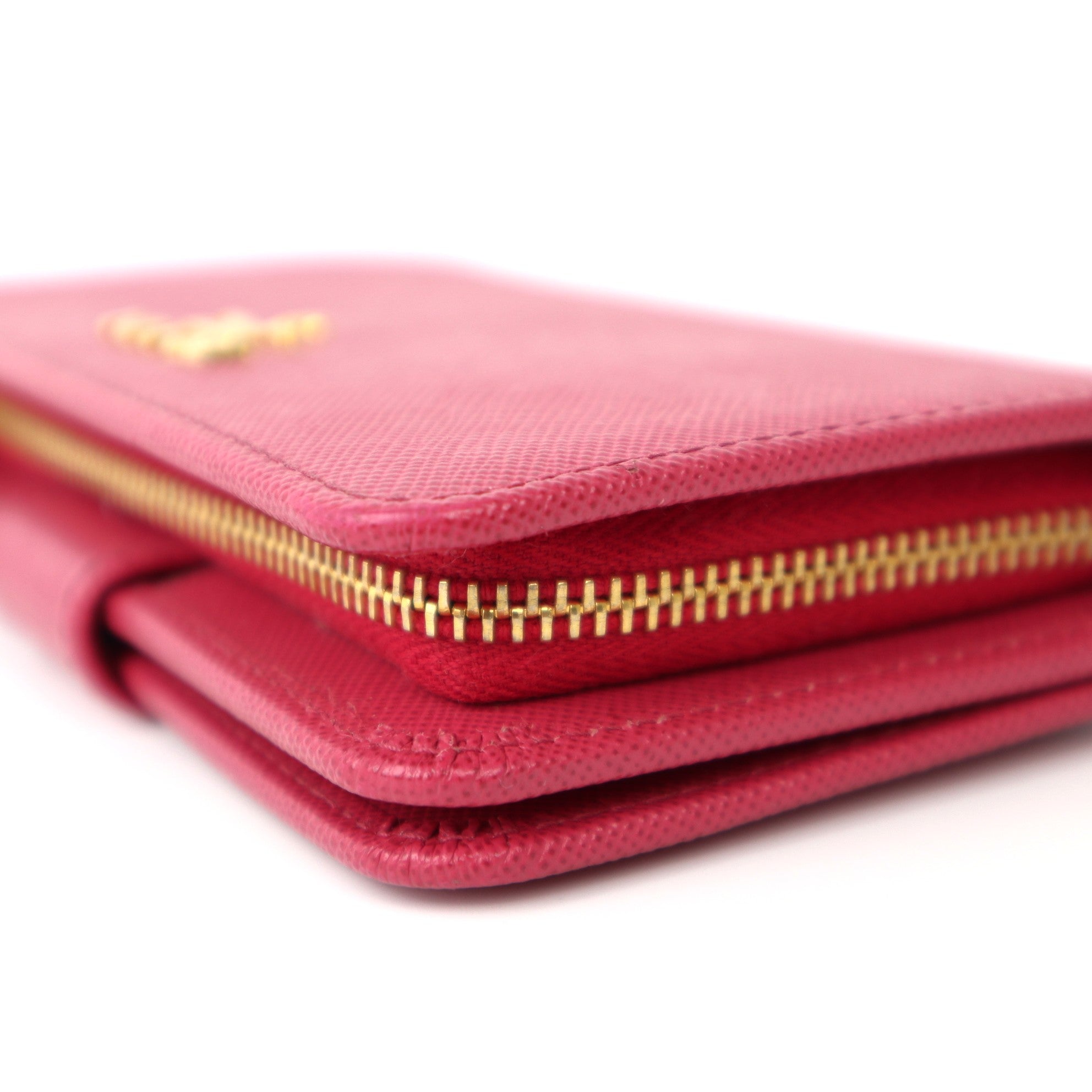 C2062 Prada Red Saffiano Zip Around Roja Zip Wallet -Pre Owned