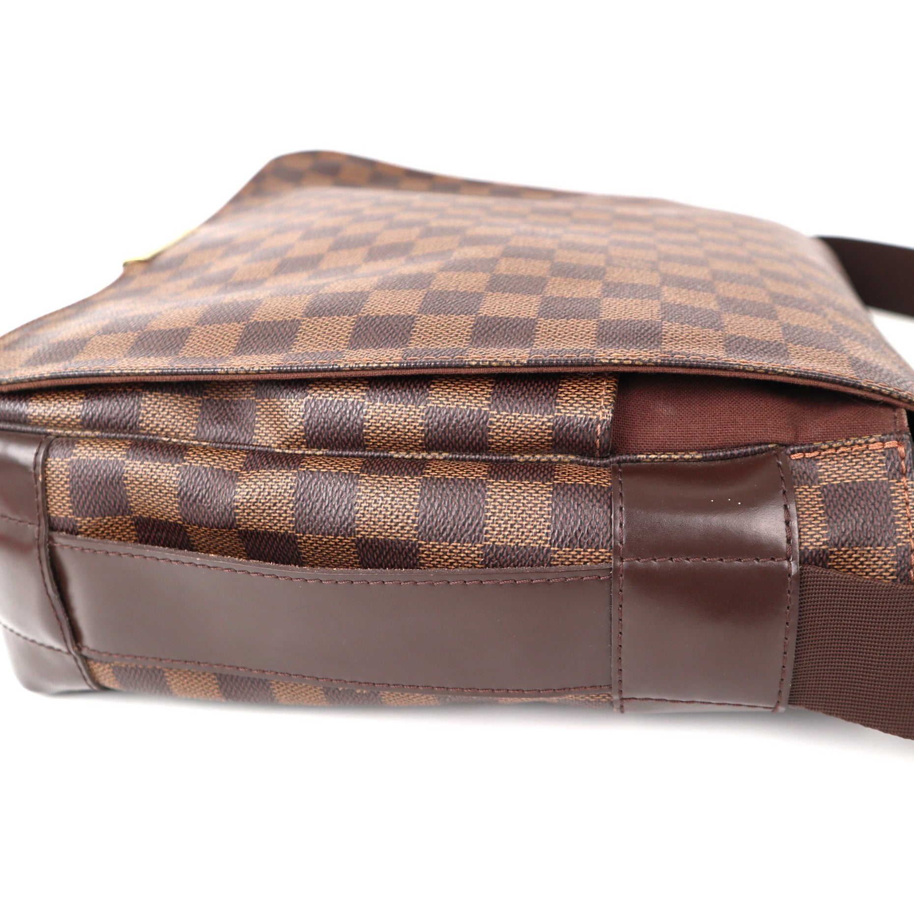 C2008 Louis Vuitton Bastille Damier Ebene Canvas Messenger-Pew Owned