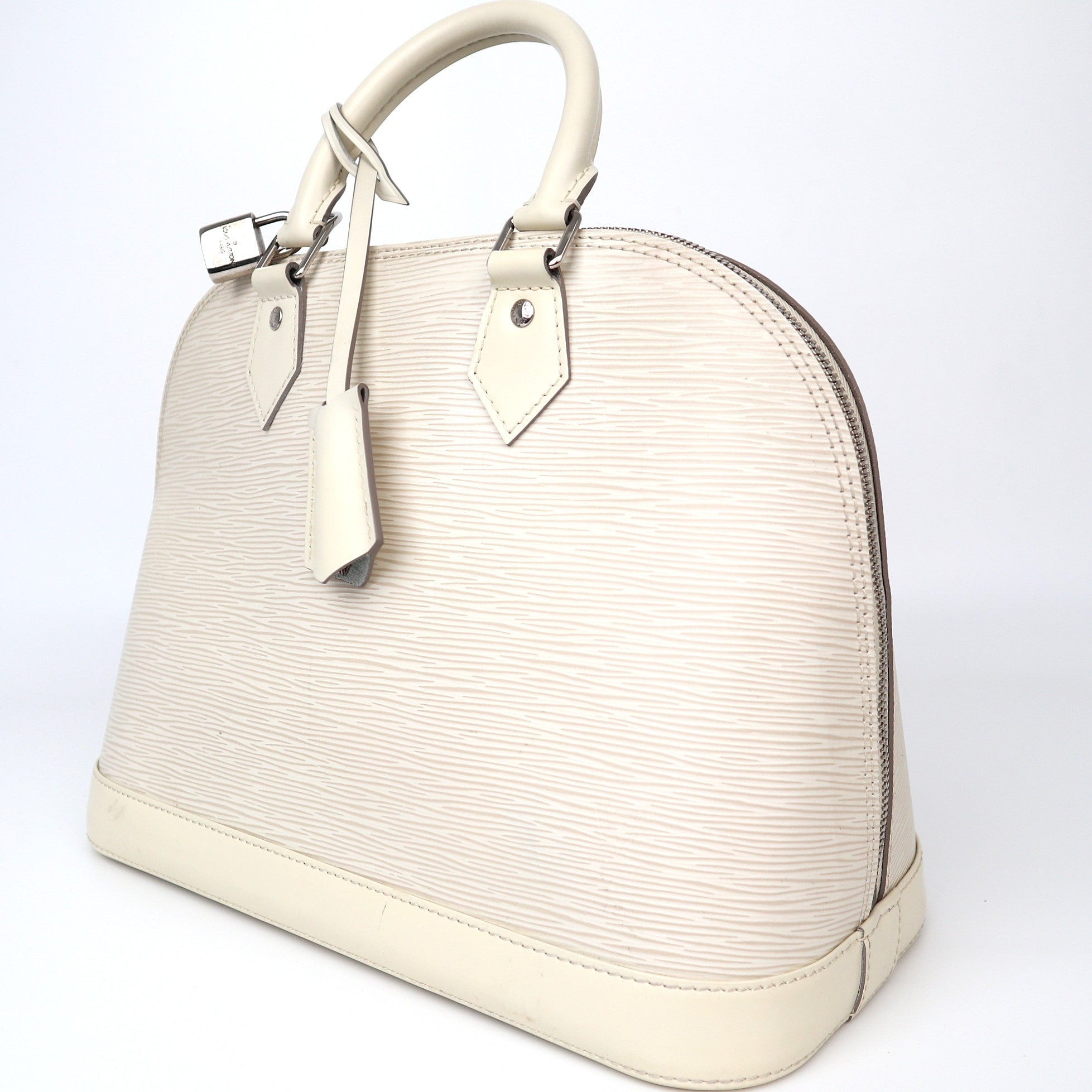 C2001 Louis Vuitton Alma PM leather handbag White in Leathe