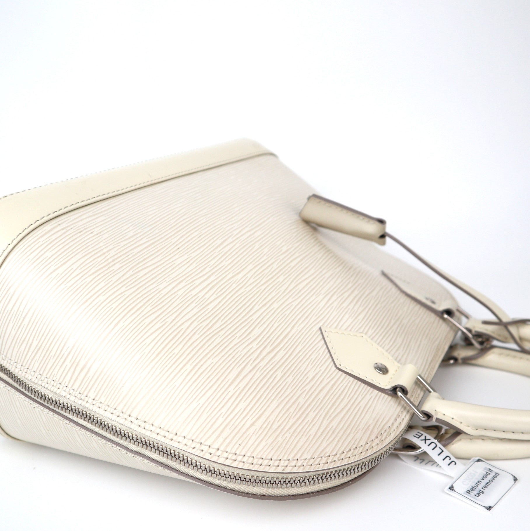 C2001 Louis Vuitton Alma PM leather handbag White in Leathe
