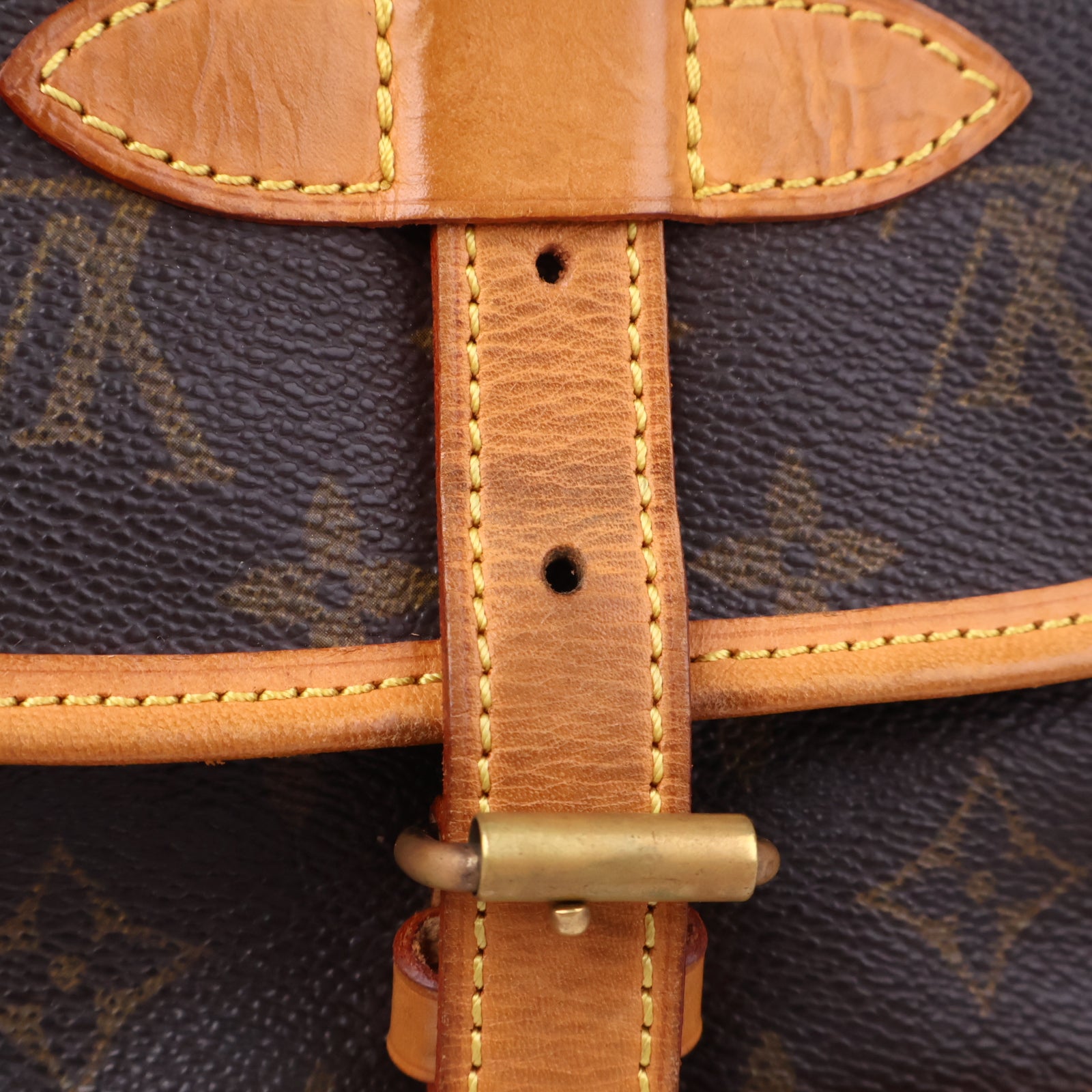 Louis Vuitton 30 Saumur Monogram Crossbody Bag J3040R | Pre-Owned Very Good Brown Monogram Canvas