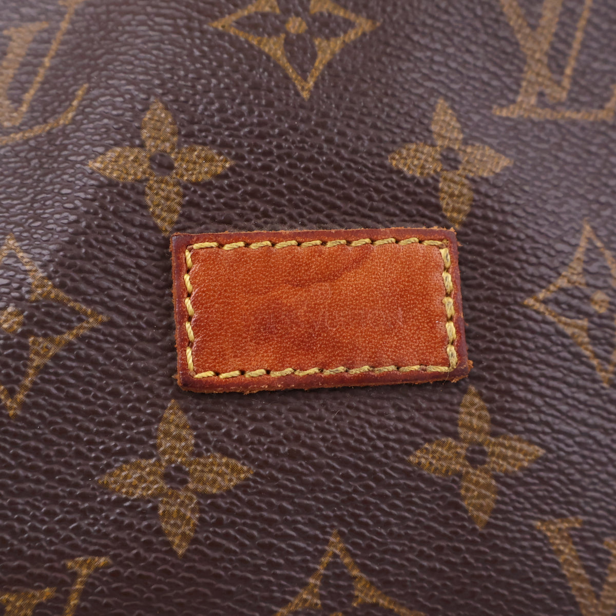 Louis Vuitton 30 Saumur Monogram Crossbody Bag J3040R | Pre-Owned Very Good Brown Monogram Canvas